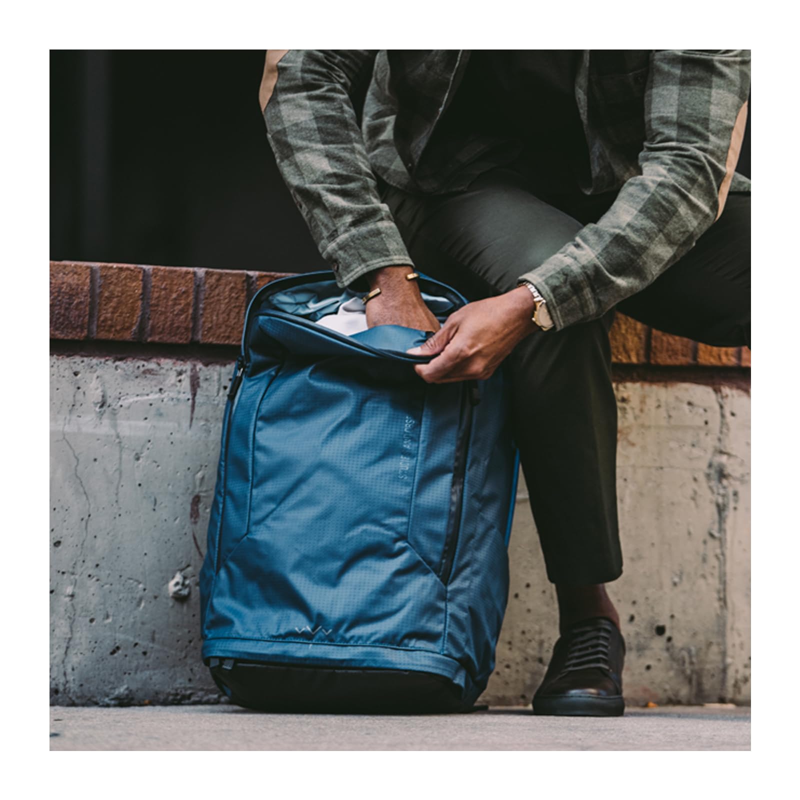 SOG 36 Surrept/CS Liter Carry Lightweight Organized Functional Water-Resistant Nylon Travel Day Backpack, Steel Blue/Frost