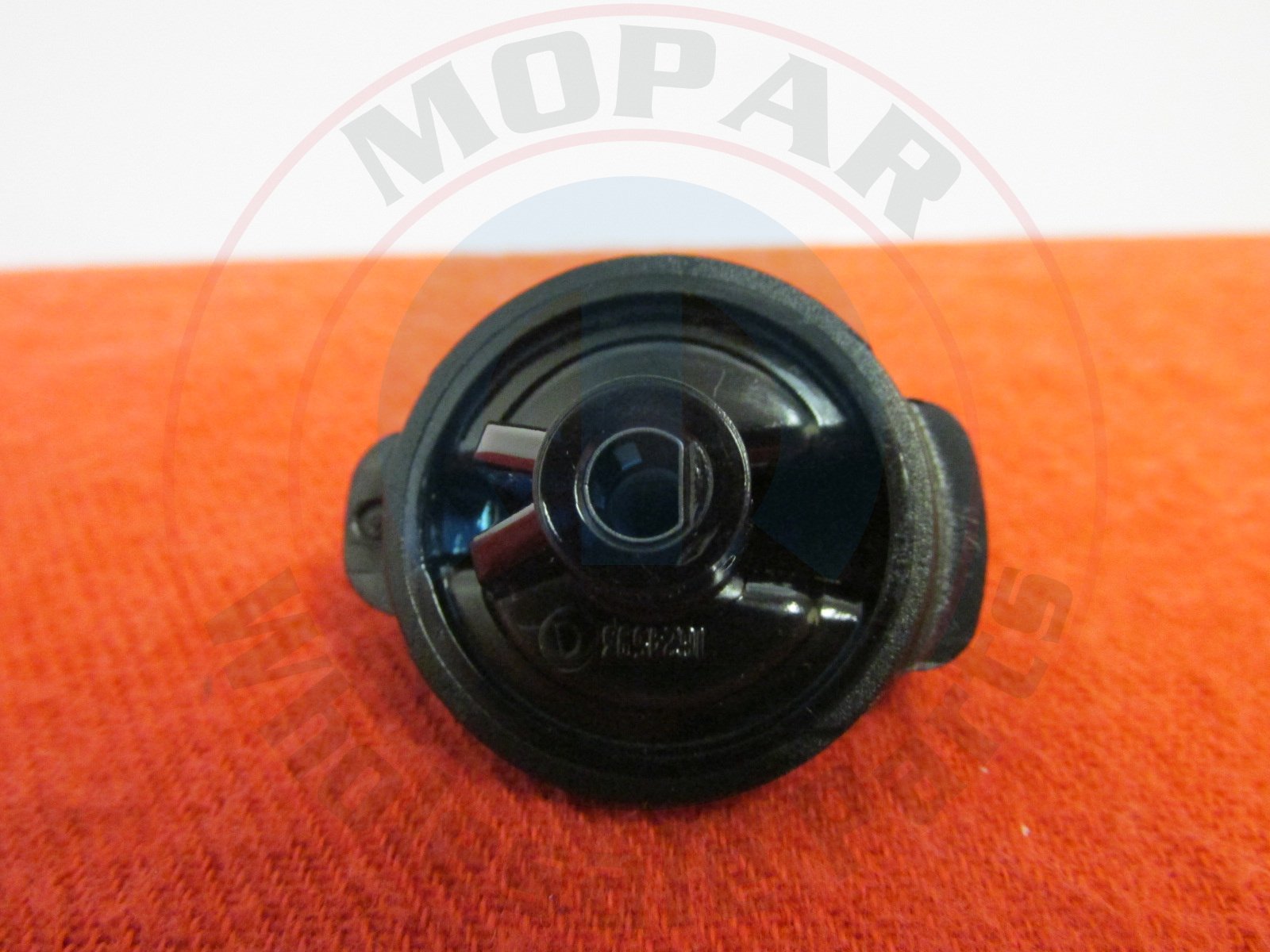 17903.20 | Omix | HVAC Climate Control Knob | OE Reference: 5011218AC | Fits 1999-2006 Jeep Wrangler TJ/LJ