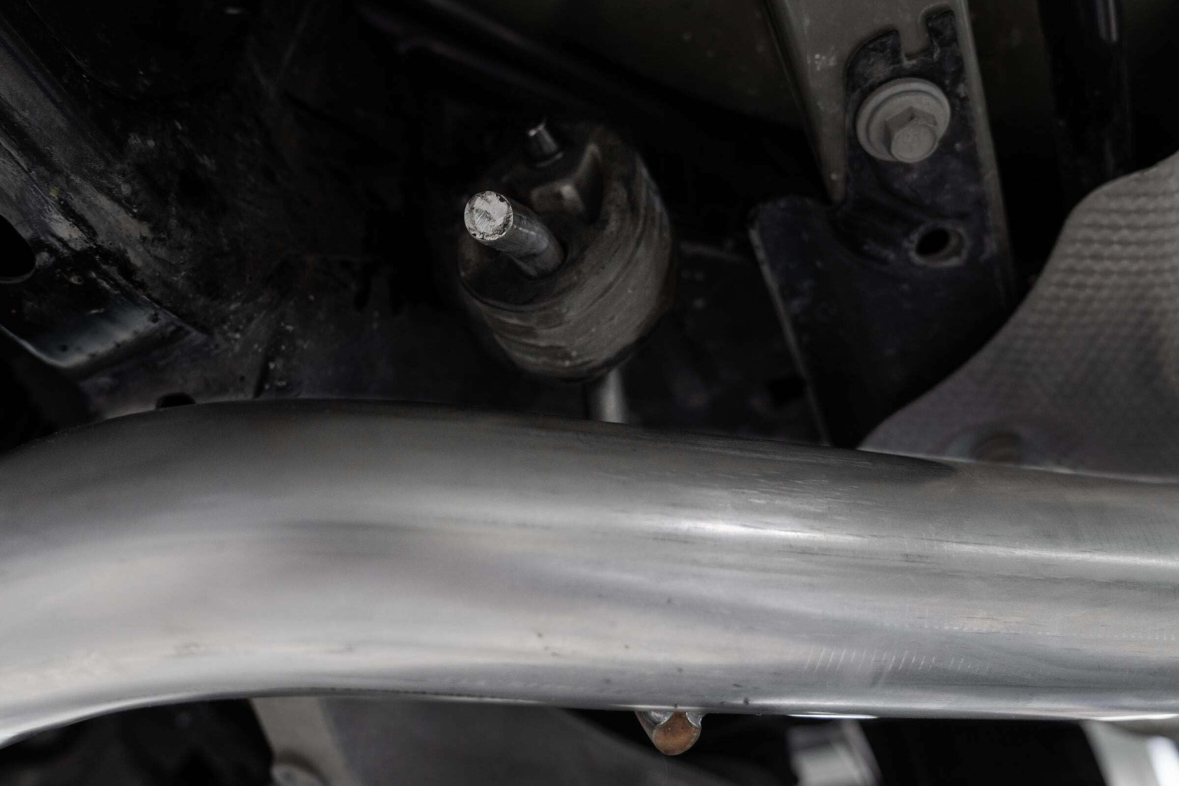 20-21 Ford Explorer ST MBRP 3.0L EcoBoost Dual Rear Exit Axle Back w/Quad Carbon Fiber Tips - T304