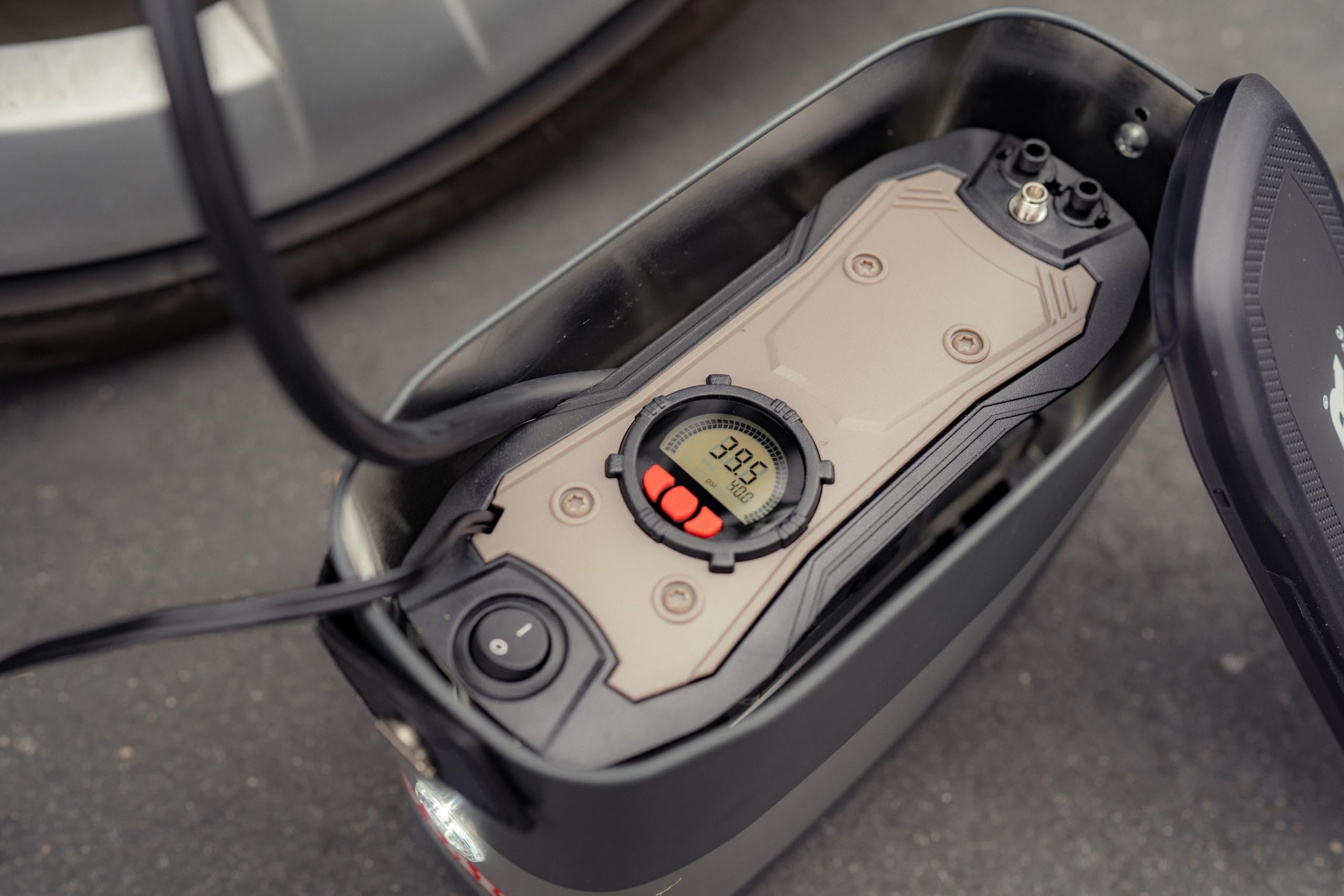 Digital VIAIR EVC75P - Portable Air Compressor Tire Inflator for Car, SUV & Truck | Preset Automatic Shut Off Feature | 12V Road Tire Pump Air Compressor 100 PSI