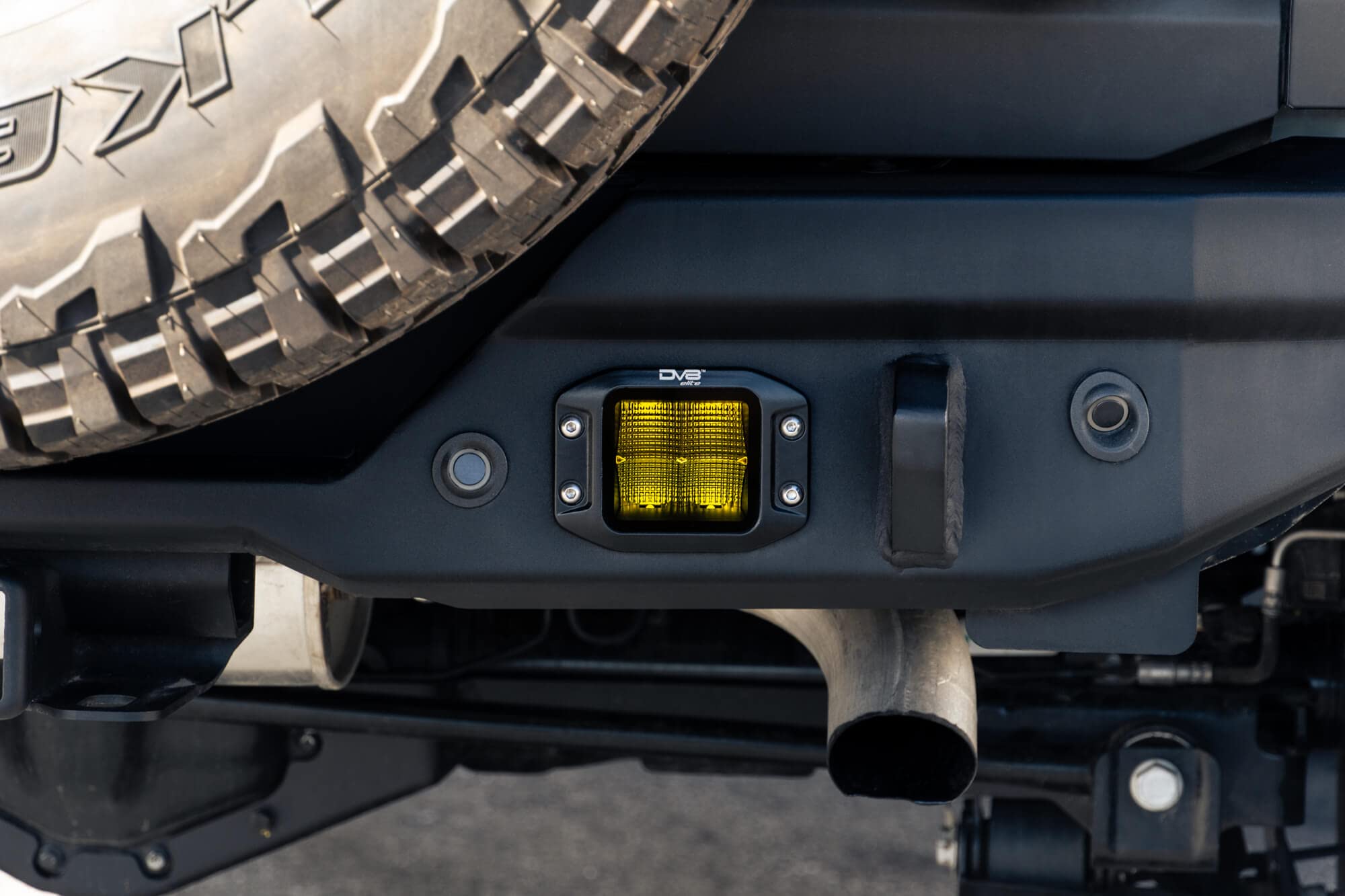 Elite Series 3-inch LED Amber Flush Mount Off-Road Light Pod | Flood Light Pattern | OD Face Plate Size: 4.8” x 3.5” x 2.75” | Bezel-Less Housing with Heat Fins | DV8 Offroad