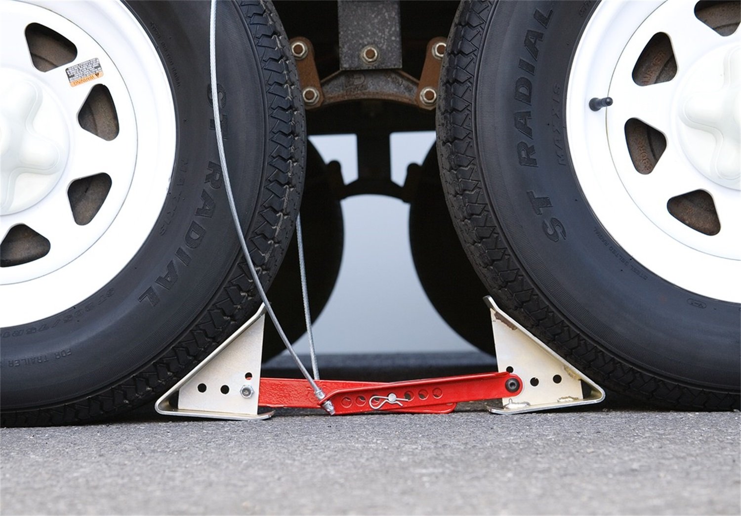 Fastway Wheel Chock ONESTEP for Tandem Axle Trailers and RVs-16 Inches to 24 Inches Long-Qty 1