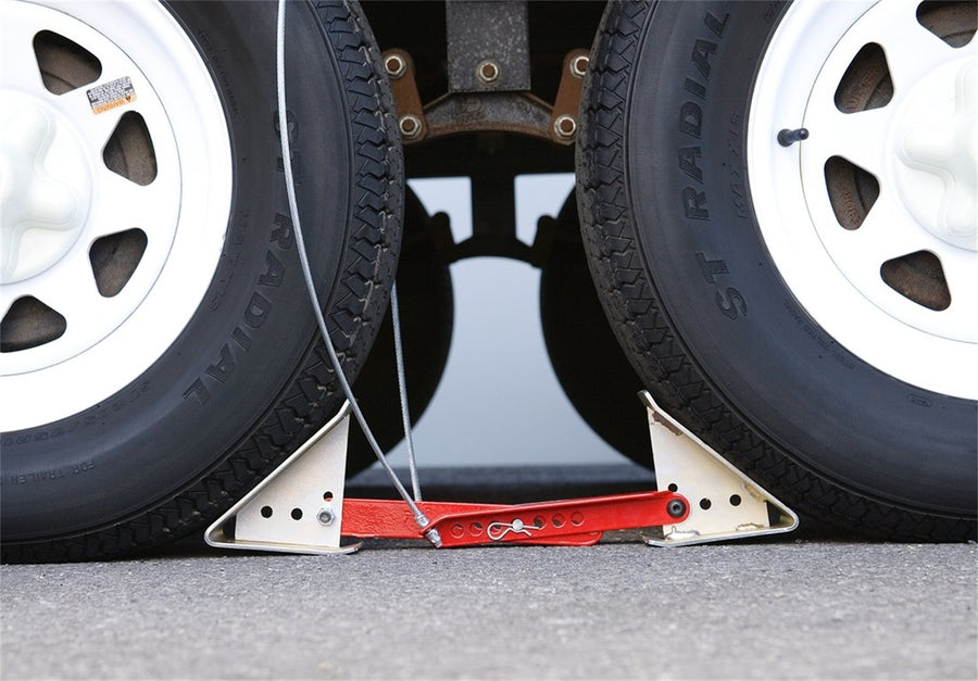Fastway Wheel Chock ONESTEP for Tandem Axle Trailers and RVs-16 Inches to 24 Inches Long-Qty 1