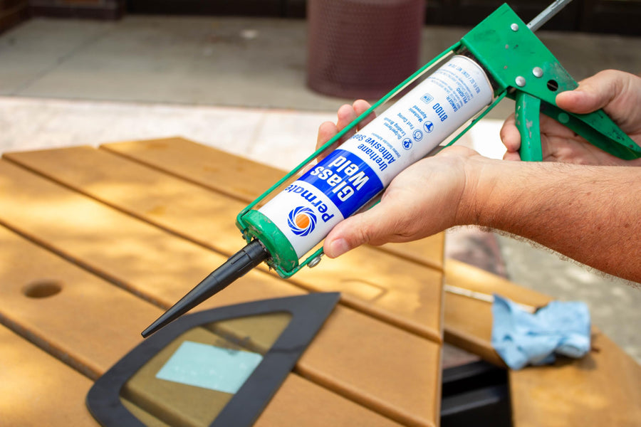 Permatex Glass Weld 81100 Premium Urethane Windshield Sealant - Polyurethane Glue Automotive Seam Sealer, Window Sealant Glass Glue for Car Glass Repair - Strong, Flexible, Fast Curing, 10.5oz