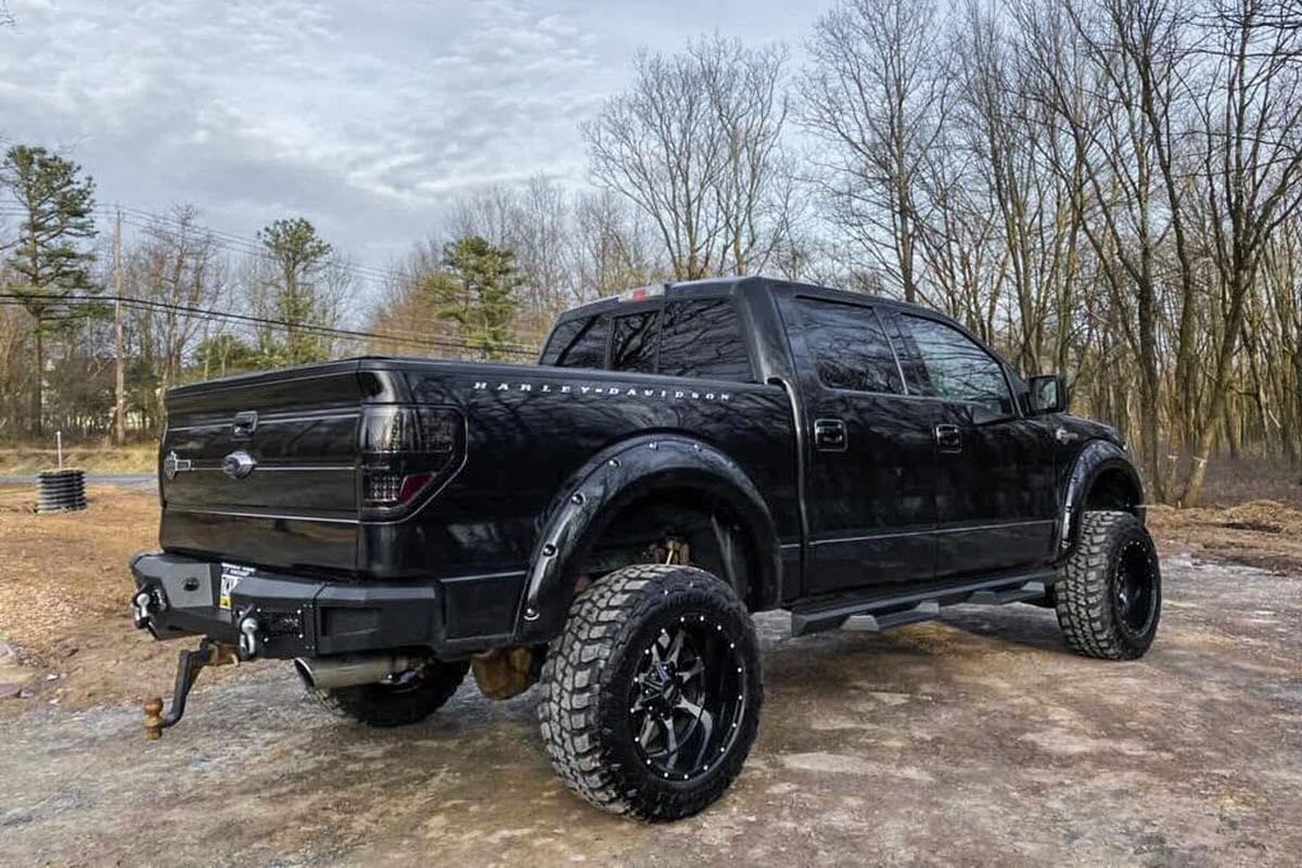 6" Rough Country Suspension Lift Kit w/N3 Struts for 2014 Ford F-150 4WD - 57531