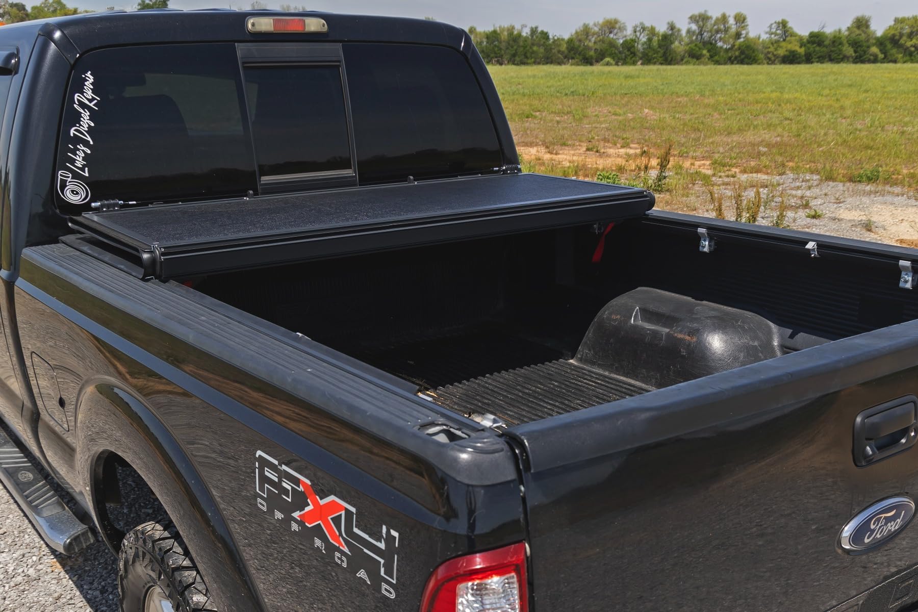 Low-Profile Rough Country Hard Tri-Fold Tonneau Cover for Ford F-250/F-350 Super Duty (1999-2016) - Aluminum Truck Bed Cover, Fits 6'10 Bed (81.9")