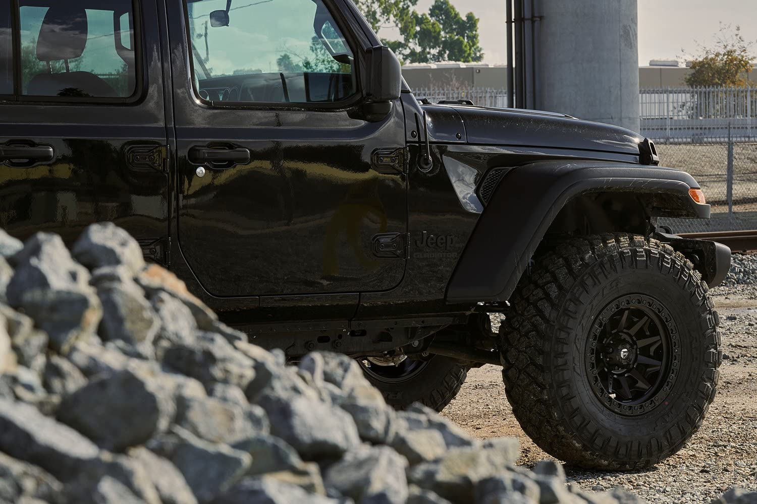 D694 COVERT FUEL OFF-ROAD 18X9, 5X5.5, 5.04, 1mm MATTE BLACK - D6941890B550