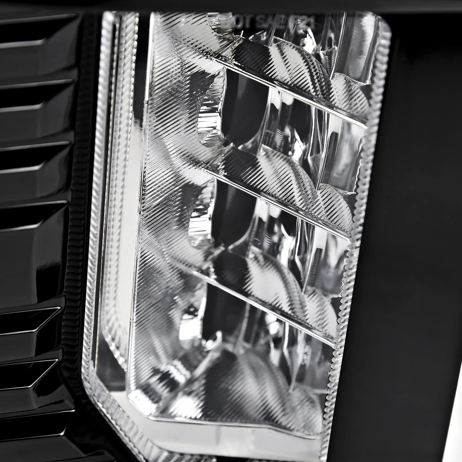 Chrome LED Fog Lights + Bezel + Switch SPEC-D TUNING Compatible with 2021-2023 GMC Yukon, Left + Right Pair Assembly