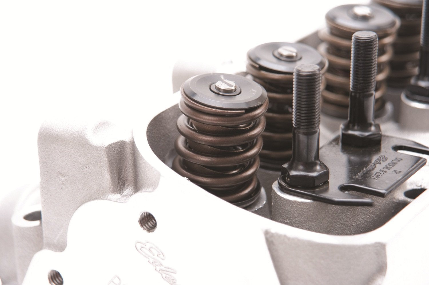 Edelbrock Performer Series 61575 D-Port Cylinder Head Complete 400-500hp