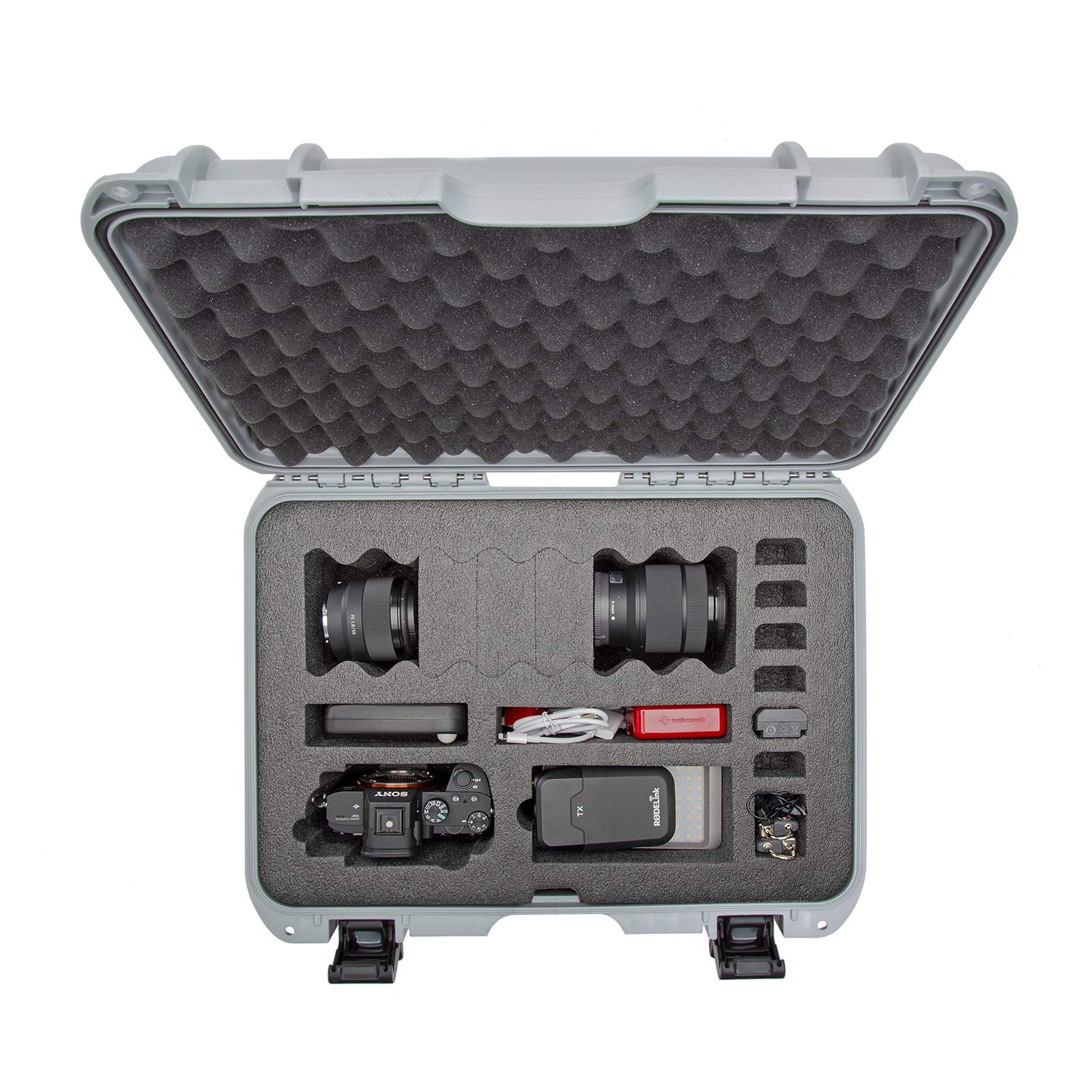 925 Nanuk Waterproof Carry-on Hard Case with Foam Insert for Canon, Nikon - 1 DSLR Body and Lens/Lenses - Silver (925-EDSLR5)