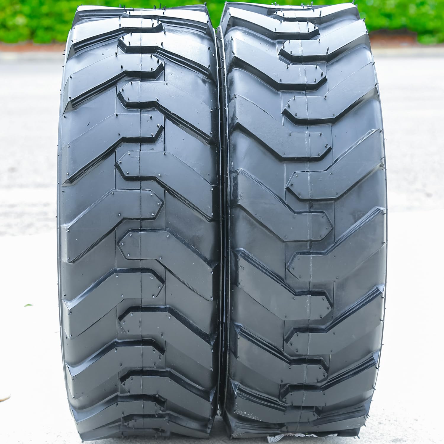 SKS-5 Forerunner Industrial Skid Steer All-Season Tire-27X8.5-15 27X8.5X15 Load Range 6-Ply BSW Black Side Wall