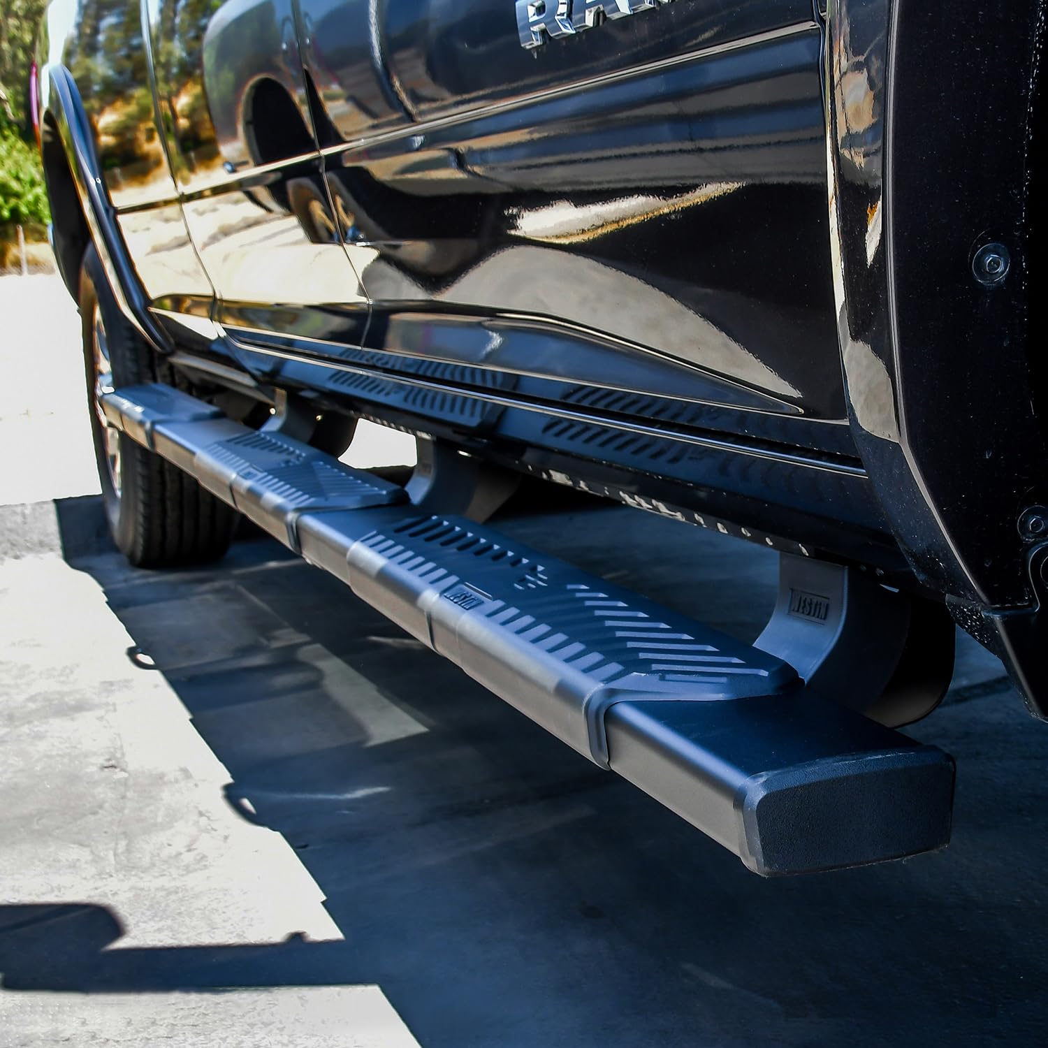28-534345 Westin R5 Wheel to Wheel Modular Nerf Bars fits 2019-2025 Ram 2500 3500 Crew Cab 8' Bed (Exc Dually) Black Pair