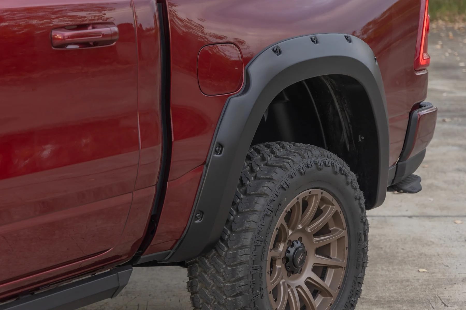 Pocket Fender Flares Rough Country for Ram 1500 (2025-2026) - Bolt-on Rivet Style Wheel Flares, Flat Black (Set of 4)
