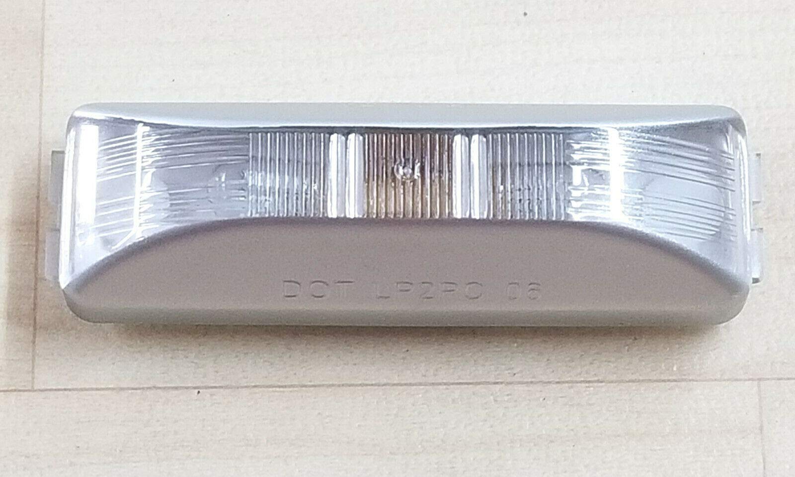 154C Peterson Manufacturing Light, 3.91"x1.20"
