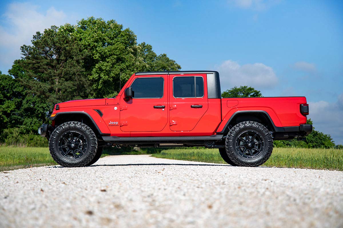 3.5" Rough Country Lift Kit with V2 Monotube Shocks for Jeep Gladiator JT (2020-2023) - Fits up to 37" Tires, Easy Bolt-on Installation