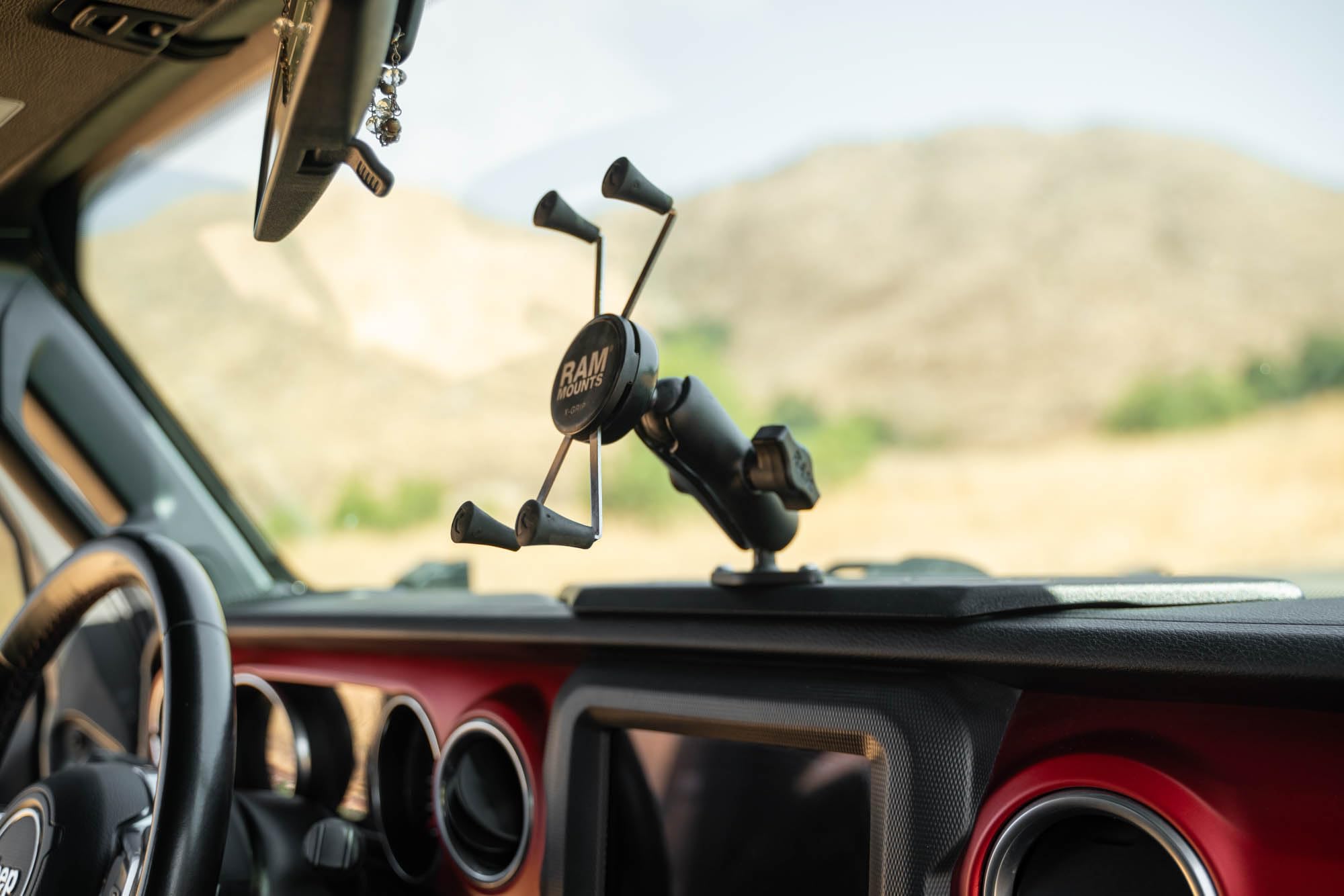 DV8 Offroad Dash Mount Device V2 for 2018-2023 Jeep Wrangler JL & 2020-2023 Gladiator JT | Limitless Mounting Options for Your Digital Devices | Fully Bolt-On Design | Black Powder Coat Finish | Steel