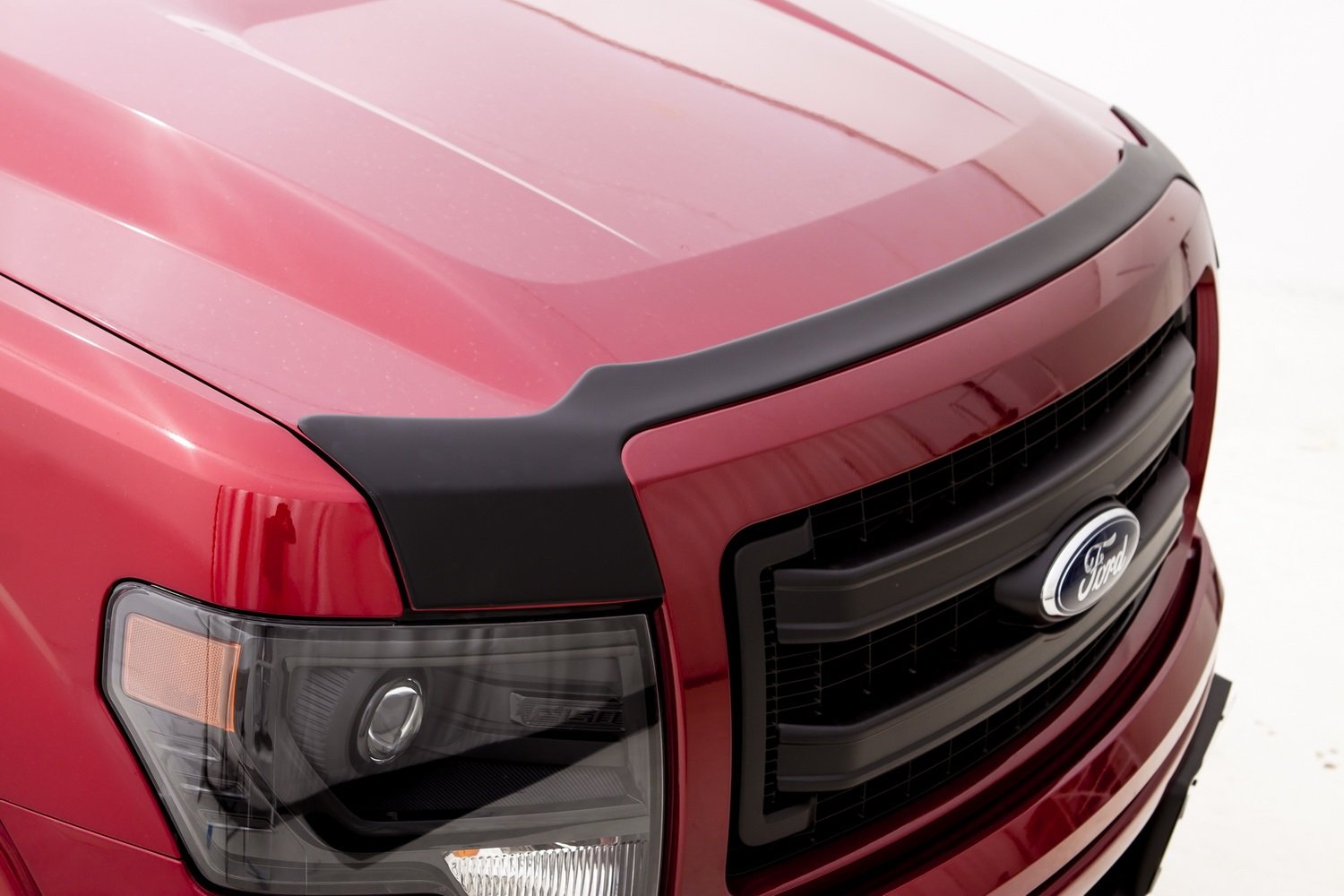 Aeroskin Hood Protector Auto Ventshade [AVS] | Fits 2011 - 2016 Ford F-250/F-350 Super Duty | Low Profile Deflector / Bug Shield - 1 pc., Matte Black | 377022