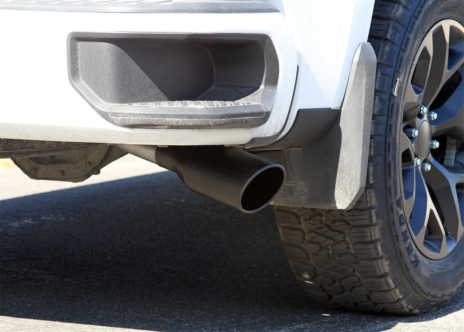 Flowmaster FlowFX 718114 Cat-back Exhaust System - Dual Side Exit
