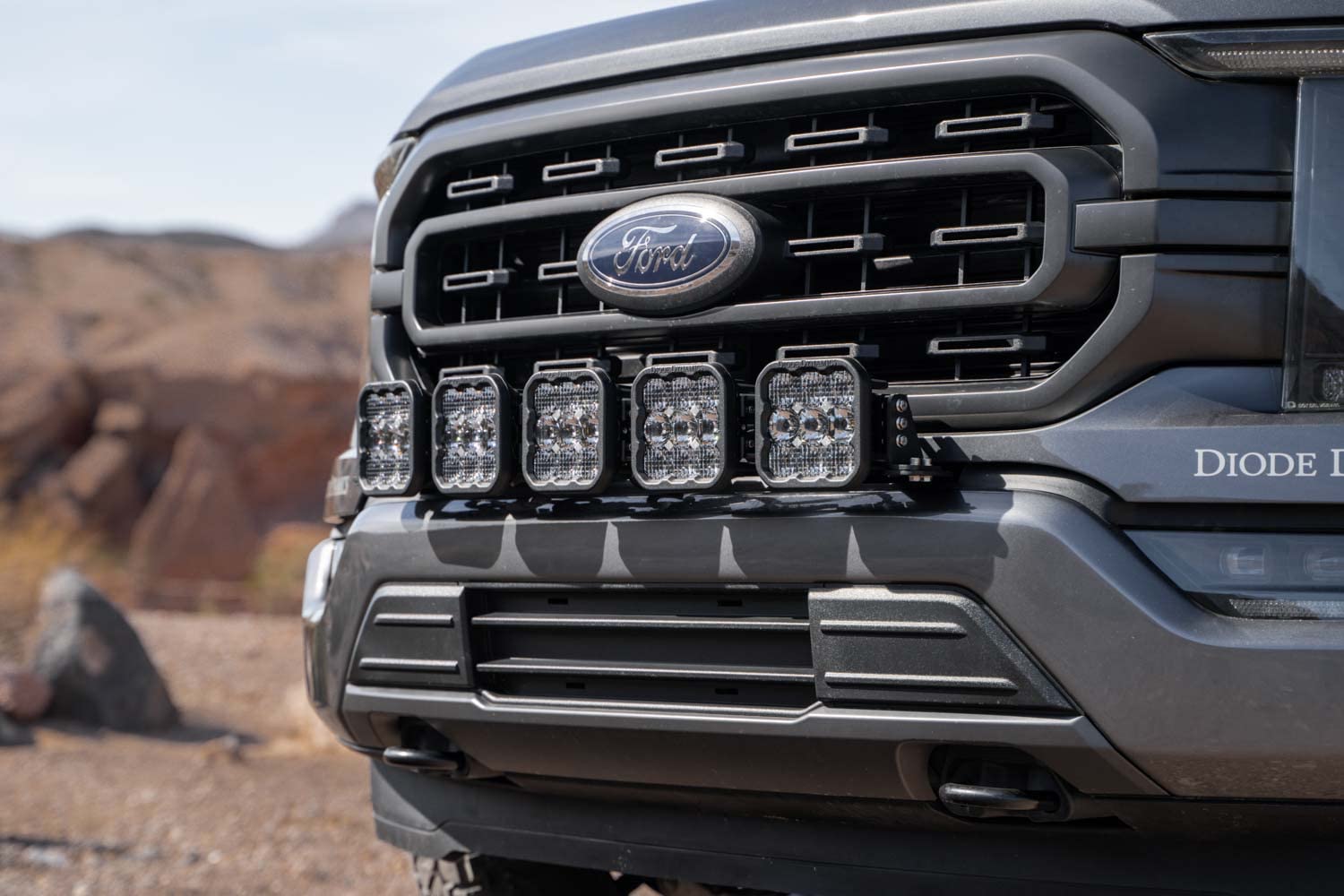 Diode Dynamics Grille SS5 Lightbar Kit compatible Ford F-150 2021-2023, White Combo Pro