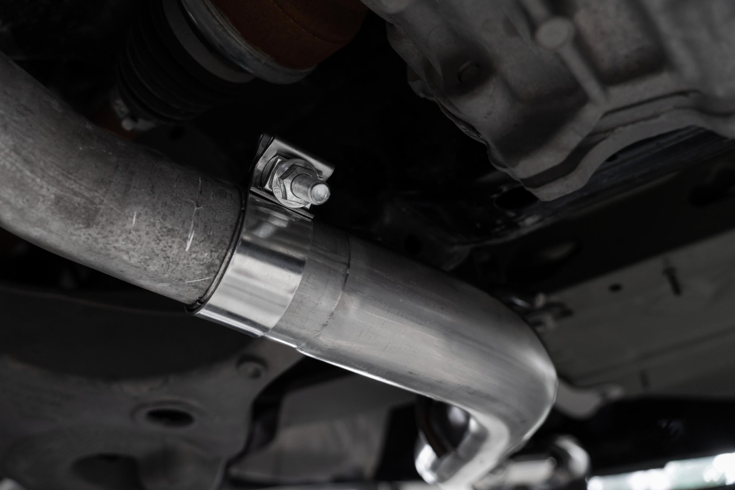 20-21 Ford Explorer ST MBRP 3.0L EcoBoost Dual Rear Exit Axle Back w/Quad Carbon Fiber Tips - T304