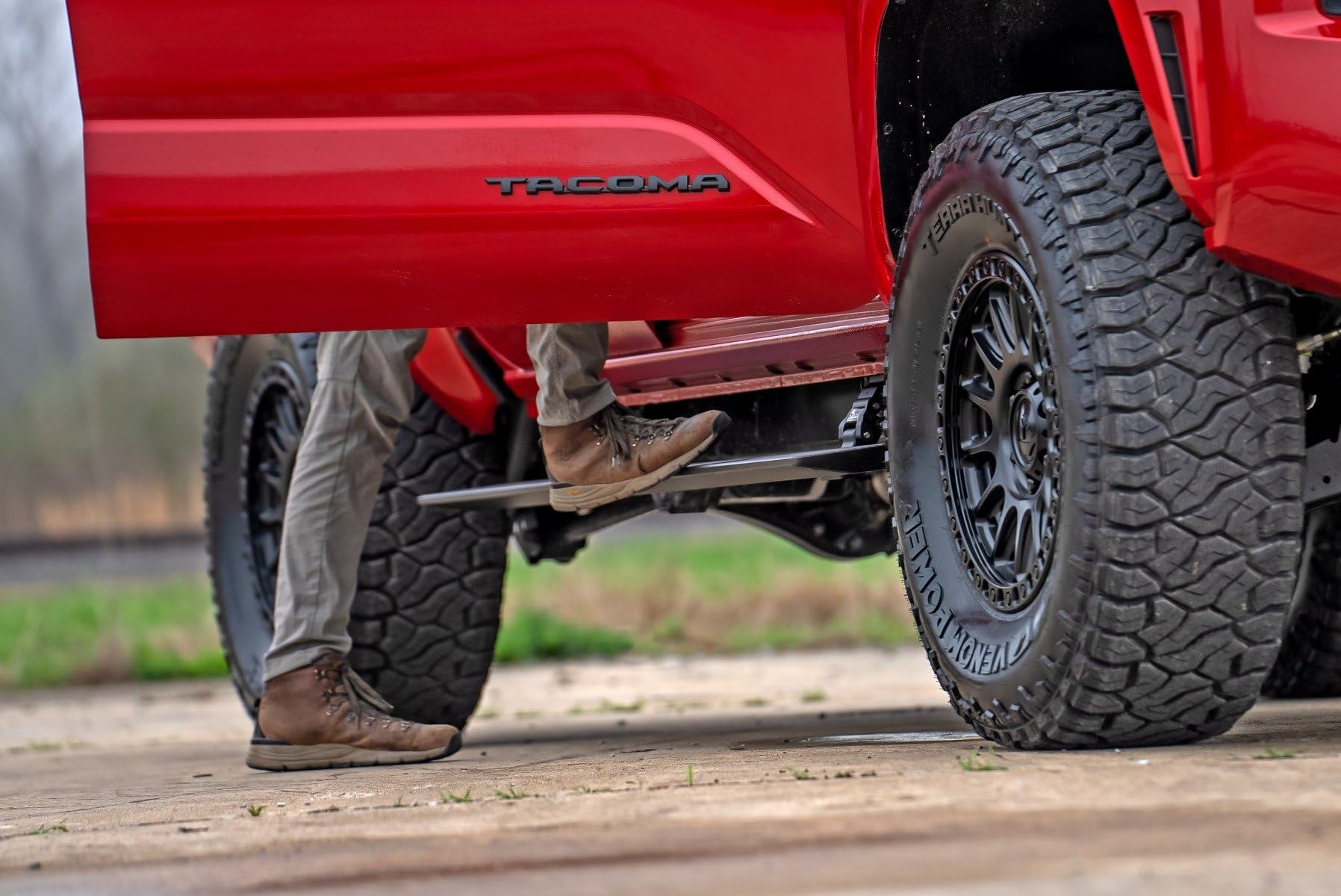 Power Running Boards Rough Country for Toyota Tacoma (2024-2025) Double Cab - Dual-Motor Electric Retractable Side Steps with LED Truck Step Lights