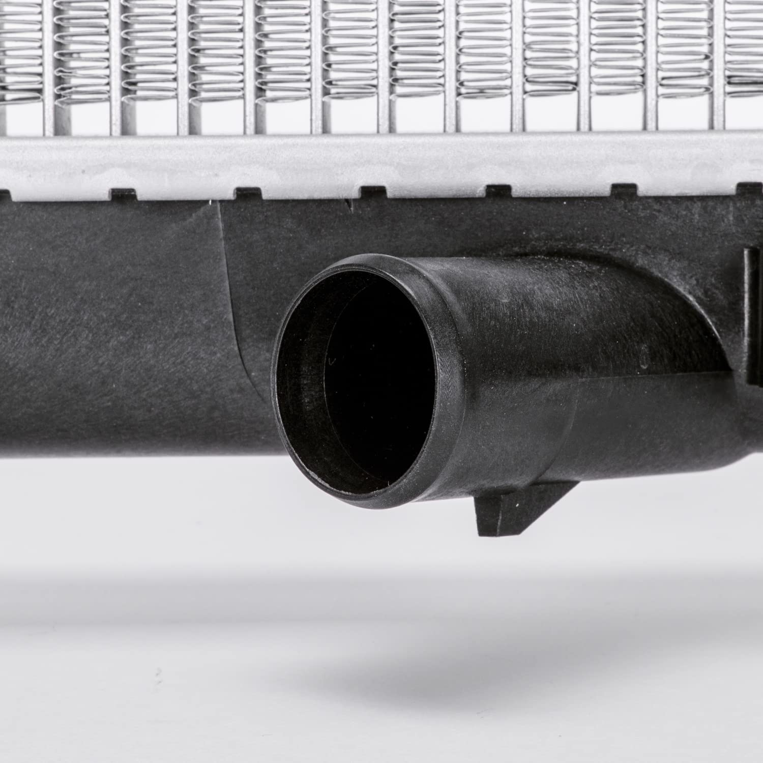 Radiator TYC Compatible with 2001-2010 Chrysler Pt Cruiser