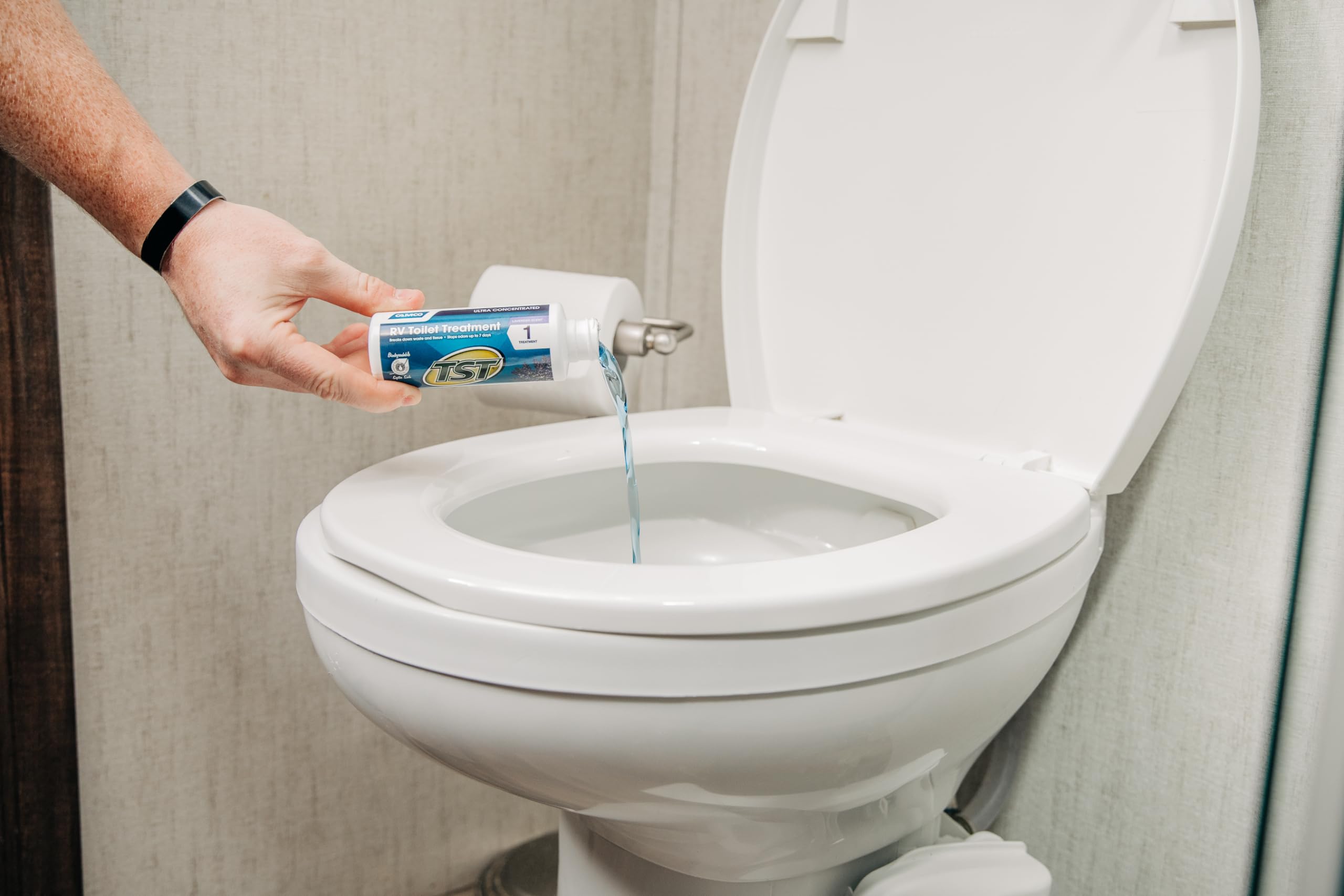 Camco TST MAX Toilet Treatment RV - Formaldehyde Free - Breaks Down Waste And Tissue - Septic Tank Safe - Treats up to 8-40 Gallon Holding Tanks -Lavender Scent, (8) 4 oz Bottles (41551)