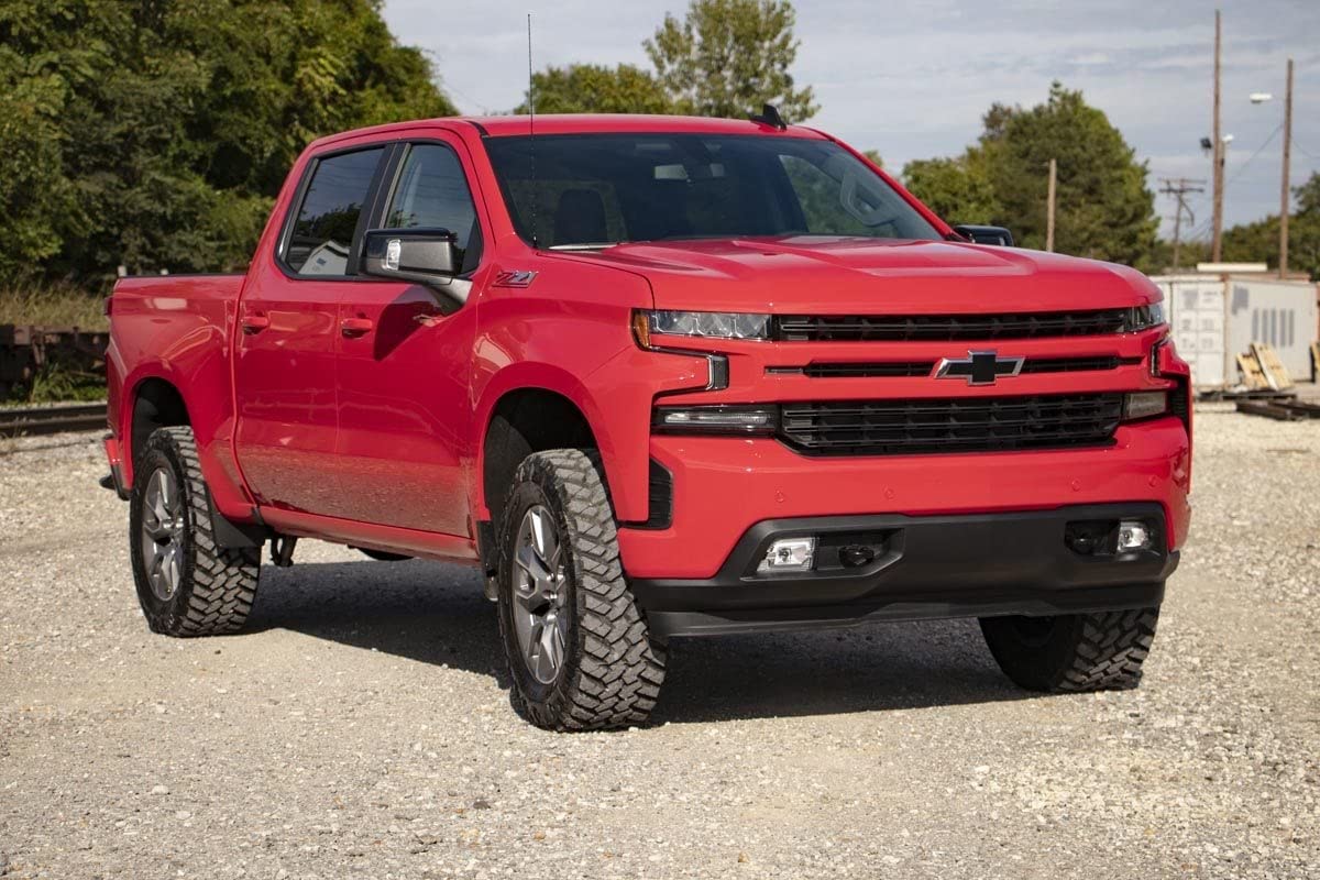 3.5" Lift Kit Rough Country w/M1 Struts for 19-24 Chevy Silverado 1500-29540
