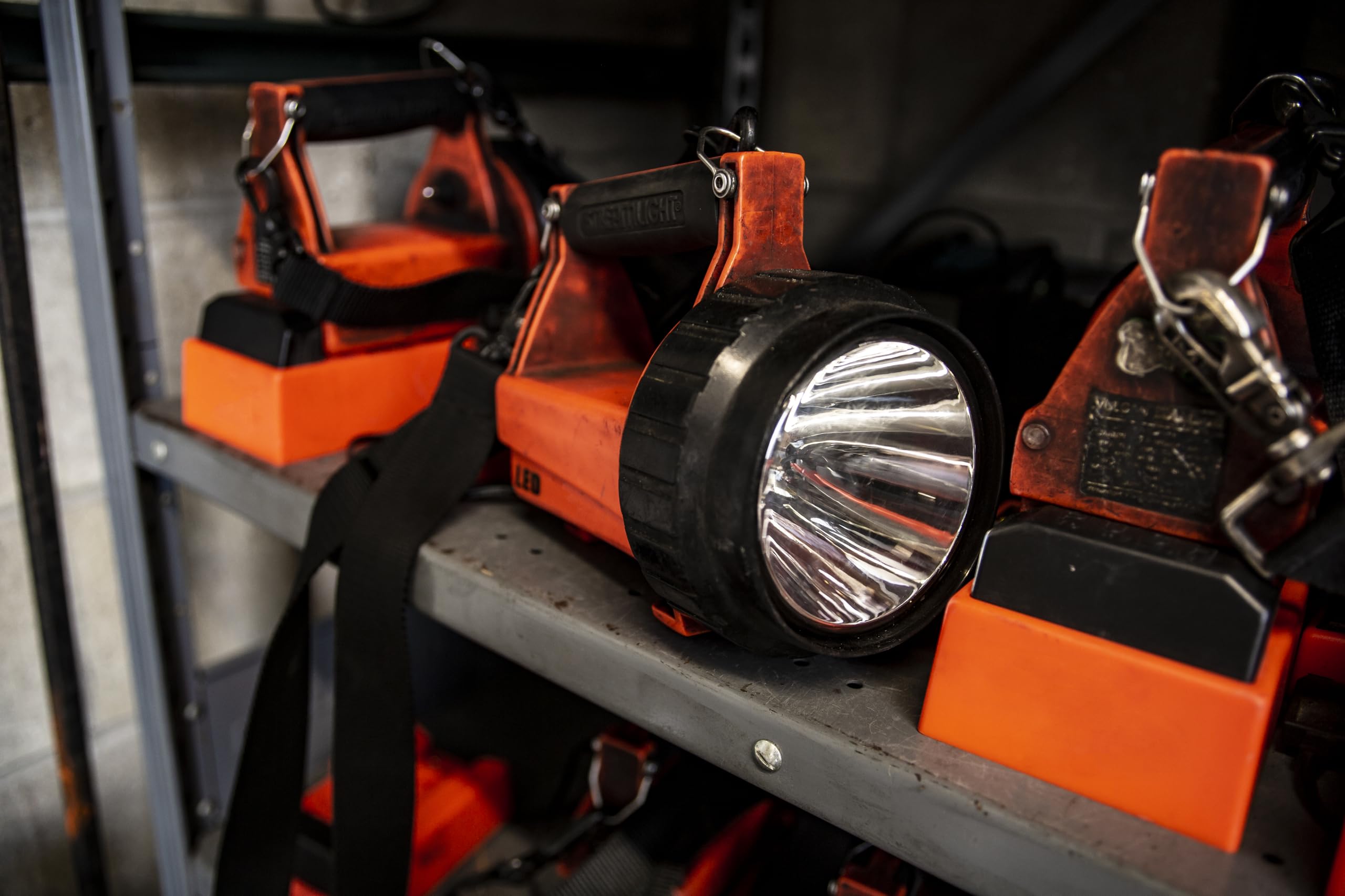 Fire Vulcan Streamlight 44451 LED Vehicle Mount System Flashlight with DC Charger, Dual Rear LEDs and Quick Release Shoulder Strap, Orange - 180 Lumens
