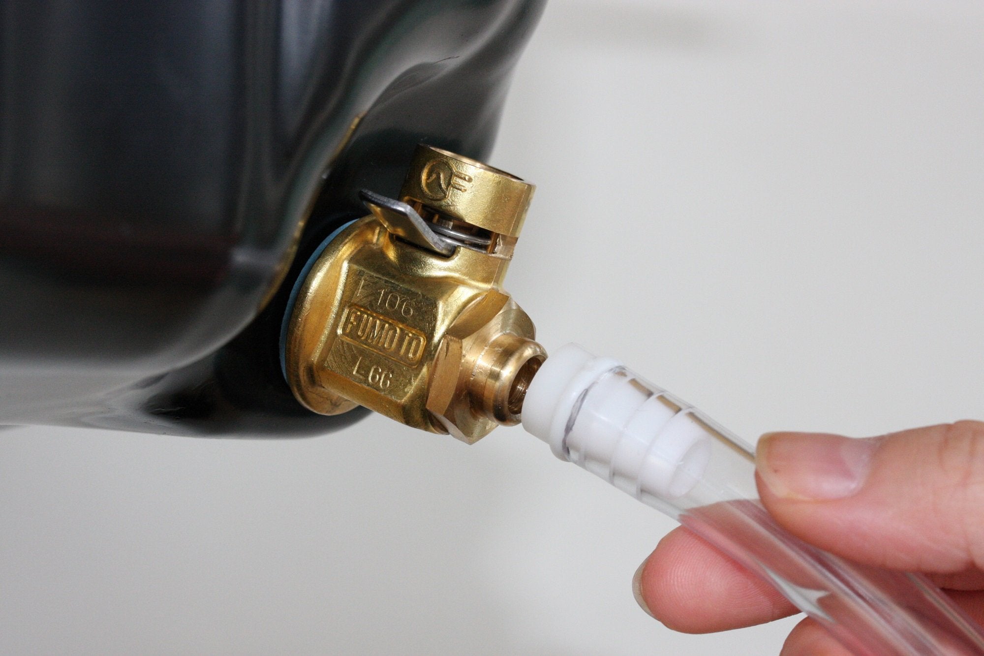 Fumoto F104S FS-Series Engine Oil Drain Valve, LC-10 lever clip, 1 Pack