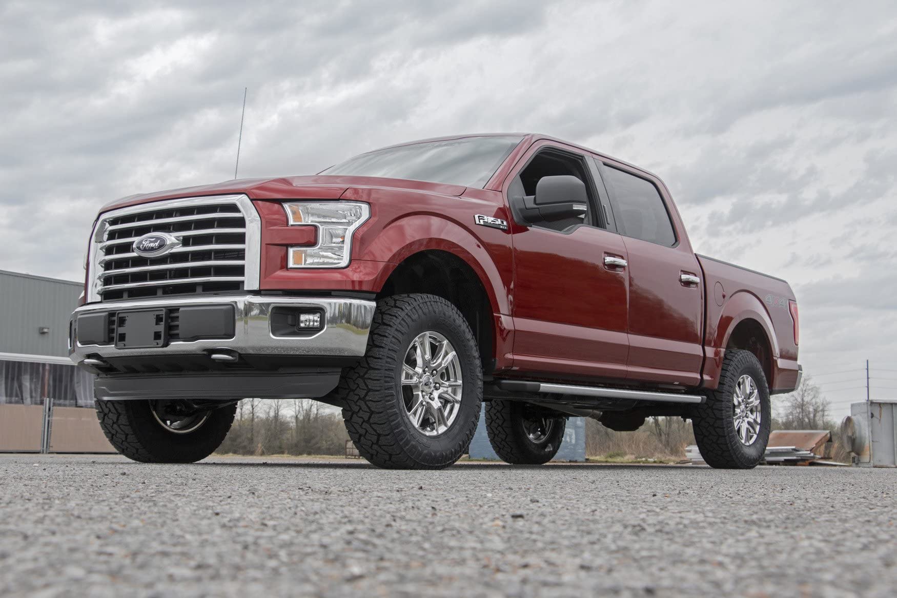 2" Rough Country Leveling Kit w/M1 Struts for 2014-2020 Ford F-150 4WD - 50040