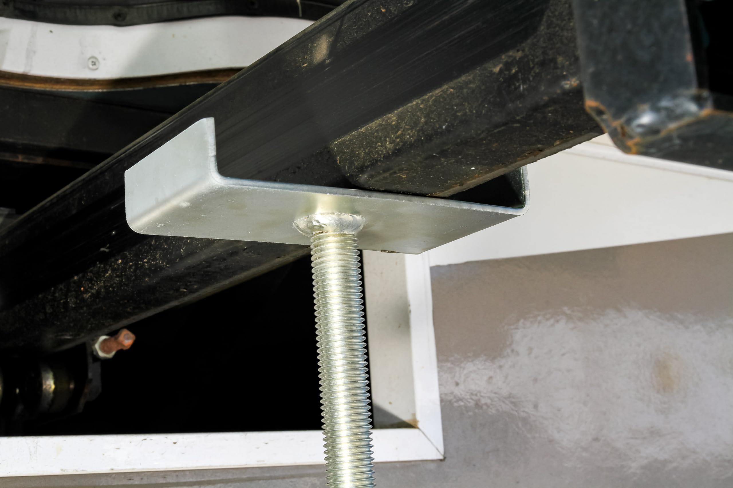 EAZ-Lift Camco Premium RV Slide-Out Support - Features an Adjustable Height of 19-inches to 47-inches, a Durable Steel Construction, and can Hold Up to 5,000lbs Each (48867)