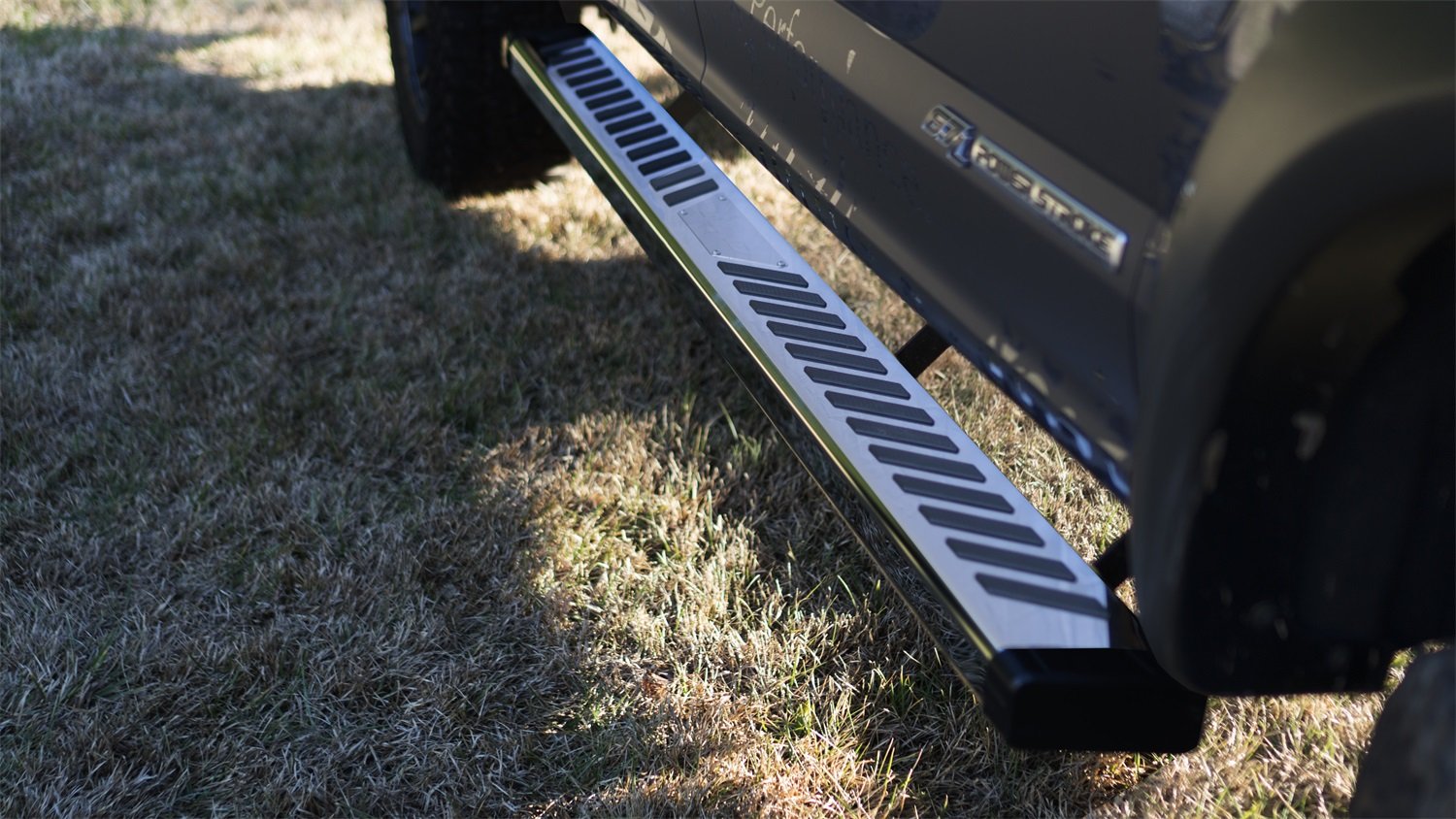 Summit Ridge 2.0 Lund Stainless Steel Running Boards for 2019 Ram 1500