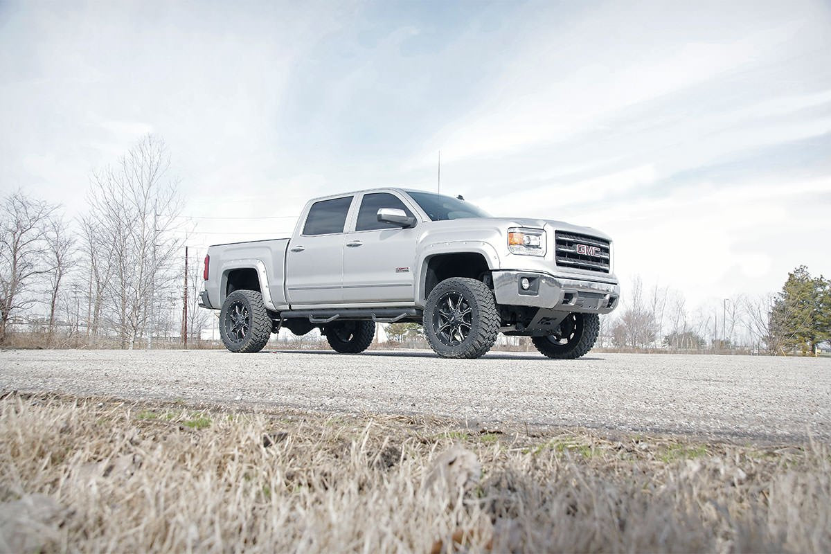 5" Lift Kit Rough Country w/N3 Struts for 2014-2018 Chevy/GMC 1500 4WD - 22434