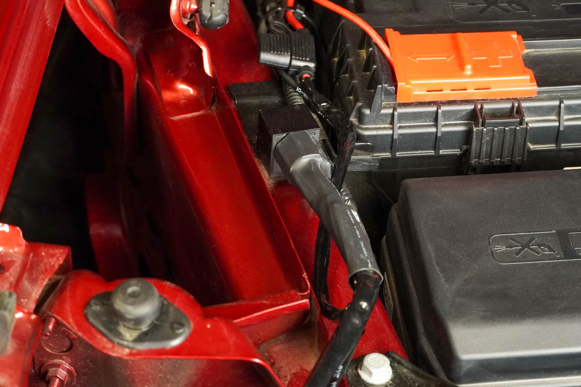 40 Amp DV8 Offroad Wire Harness with DT Connector & Switch | 14-Gauge Wire Build | Utilizes 40A Fuse w/a 60A Relay | 10' Lead w/ 2-Pin Male Deutsch Connector Plug | 8' Lead w/Switch