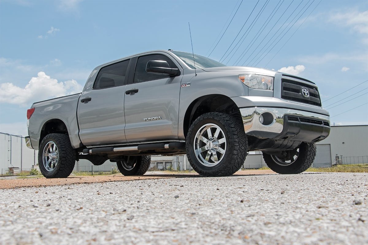 3.5" Rough Country Lift Kit w/N3 Struts for 2007-2021 Toyota Tundra - 76831