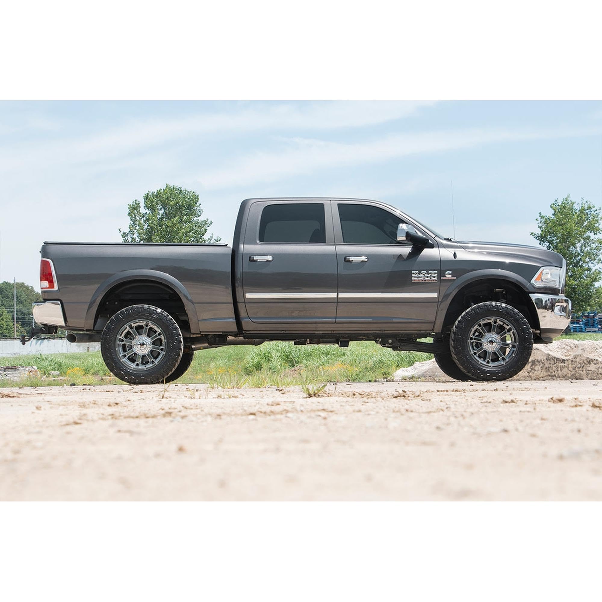 2.5" Lift Kit Rough Country w/V2 Shocks for 2014-2018 Ram 2500 4WD | Gas - 31870