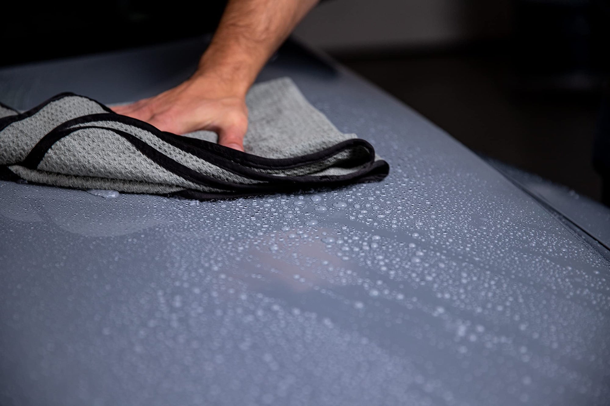 Slick Shine 303 Products (30265 Ceramic Detailer - SiO2 and Carnauba Infused Ceramic Coating - Premium Ceramic Detailing Spray - Increases Shine and Gloss - Works on Paint, Glass, and Wheels - 16Oz