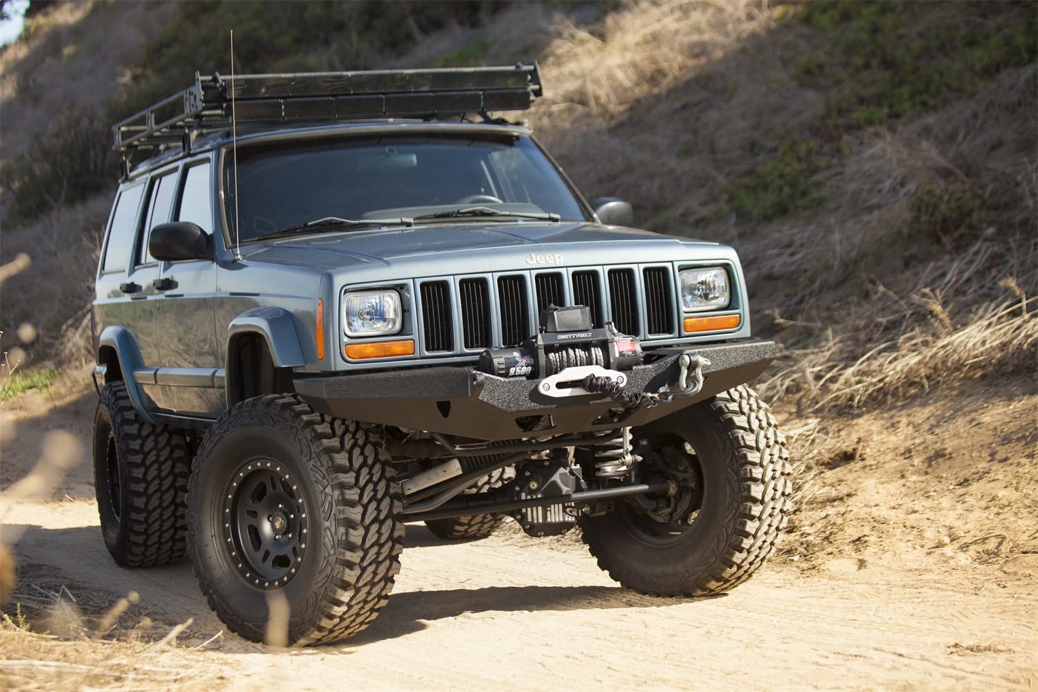 XRC Front Bumper Smittybilt 76810 for Jeep Cherokee XJ