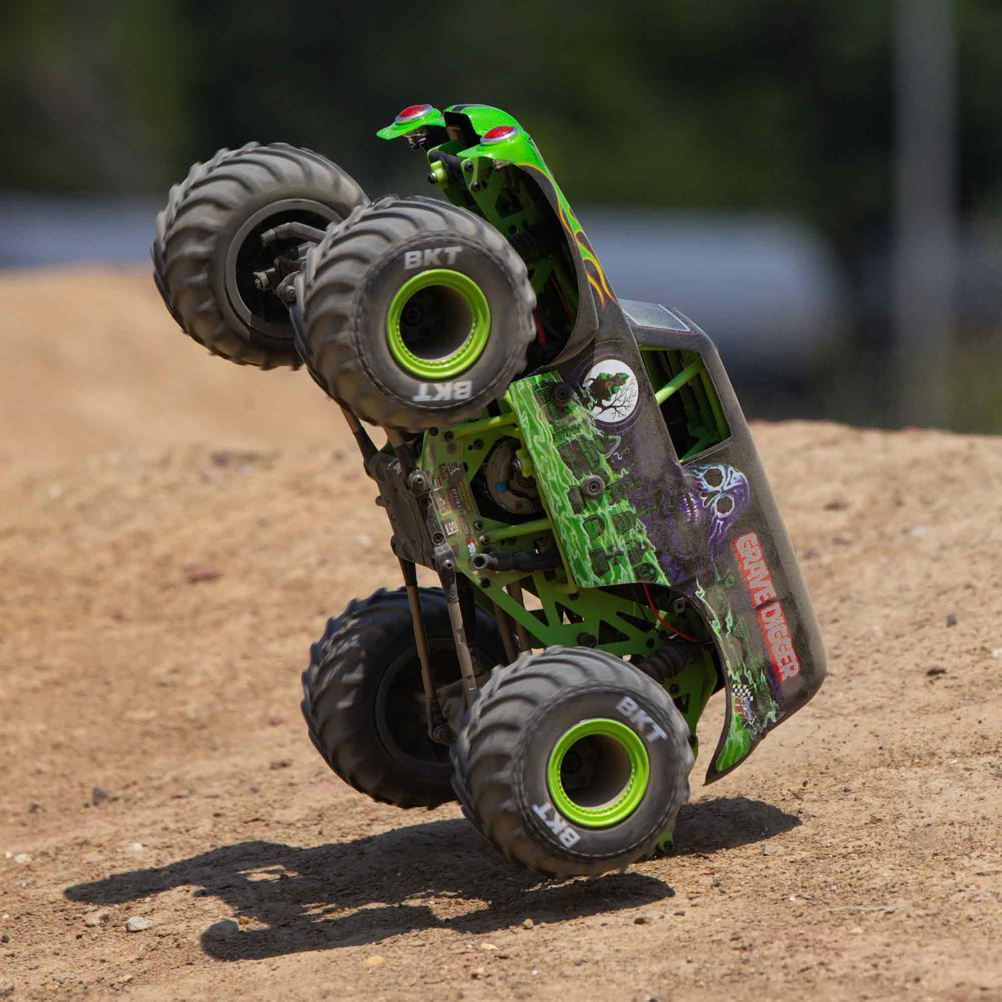 Losi 1/18 Mini Grave Digger LMT 2S 4X4 RTR Brushed Monster Truck Battery & Charger Included Green LOS01026T1