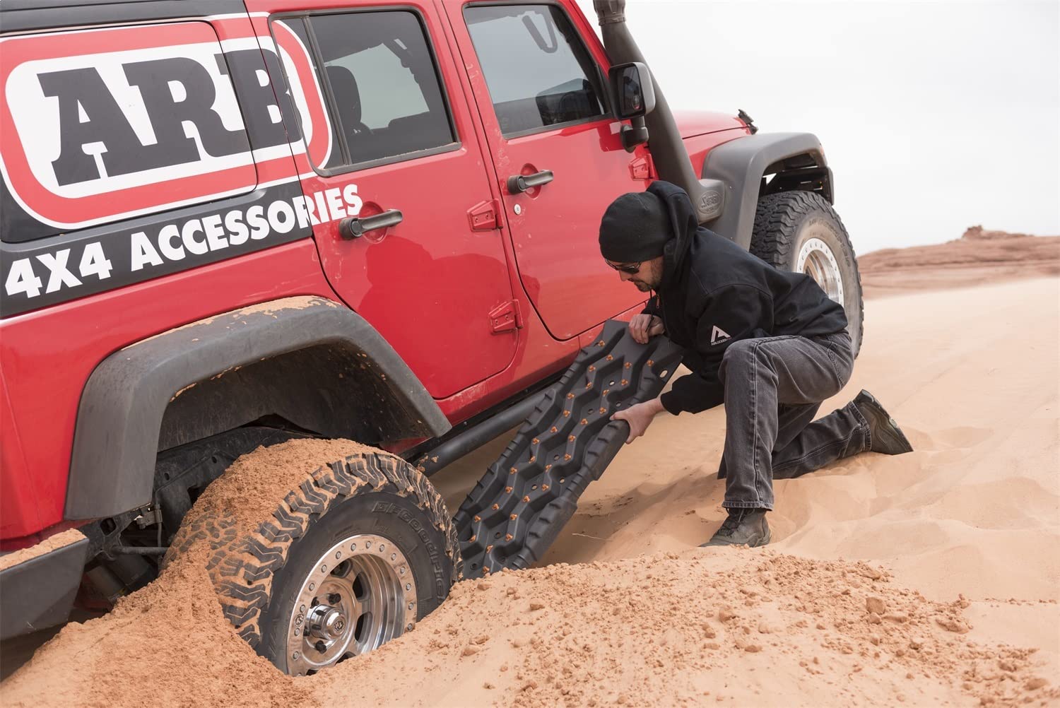 ARB TRED PRO Recovery Boards TREDPROR Traction Tracks with Teeth EXOTRED Composite Construction SIPE-LOCK Grip Profile Ideal for unstocking your 4x4 vehicle Red / Black