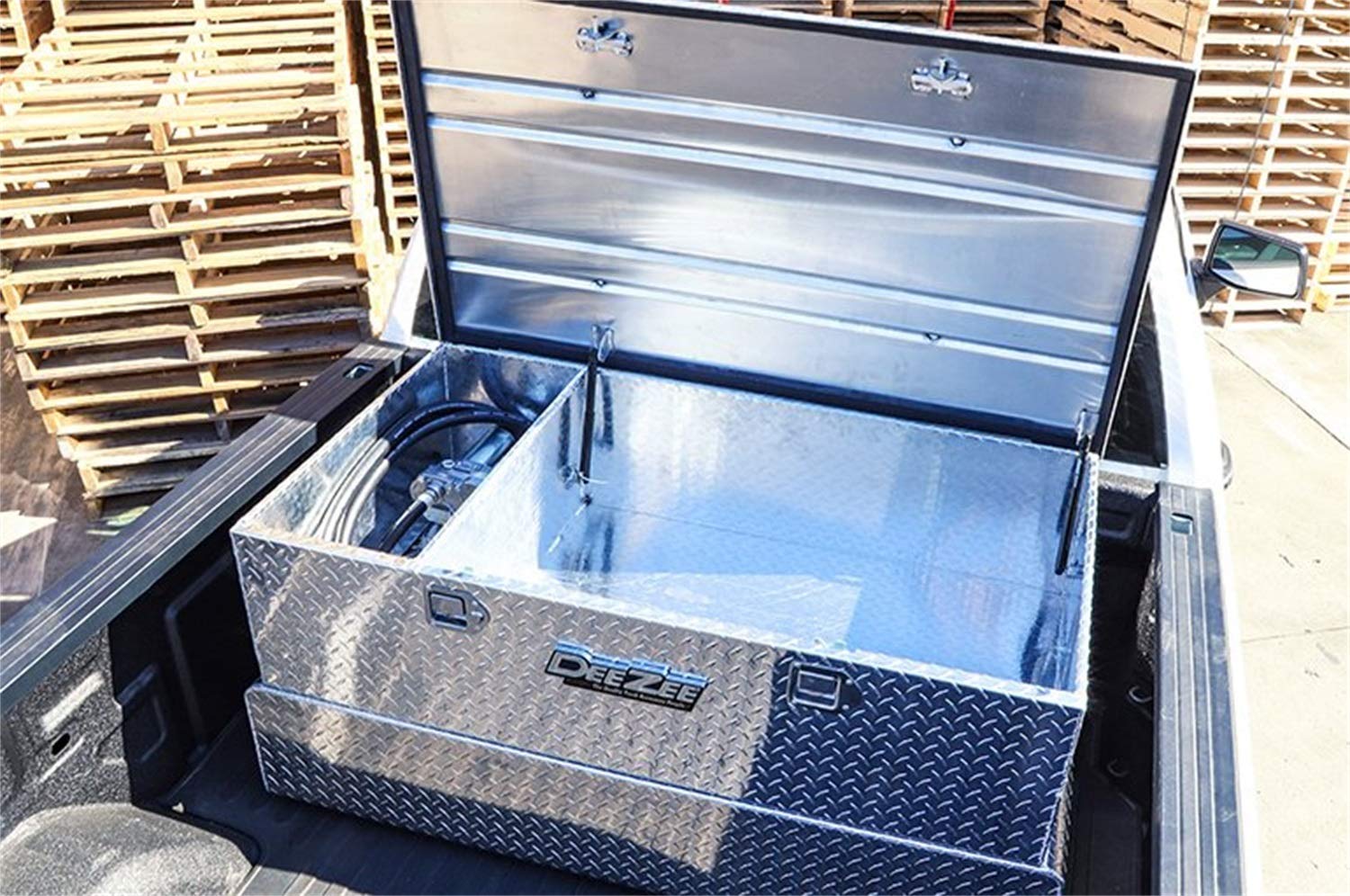 Brite-Tread Diesel Combo Transfer Tank & Tool Box with Pump DEE ZEE DZ92847 (75 Gallon)