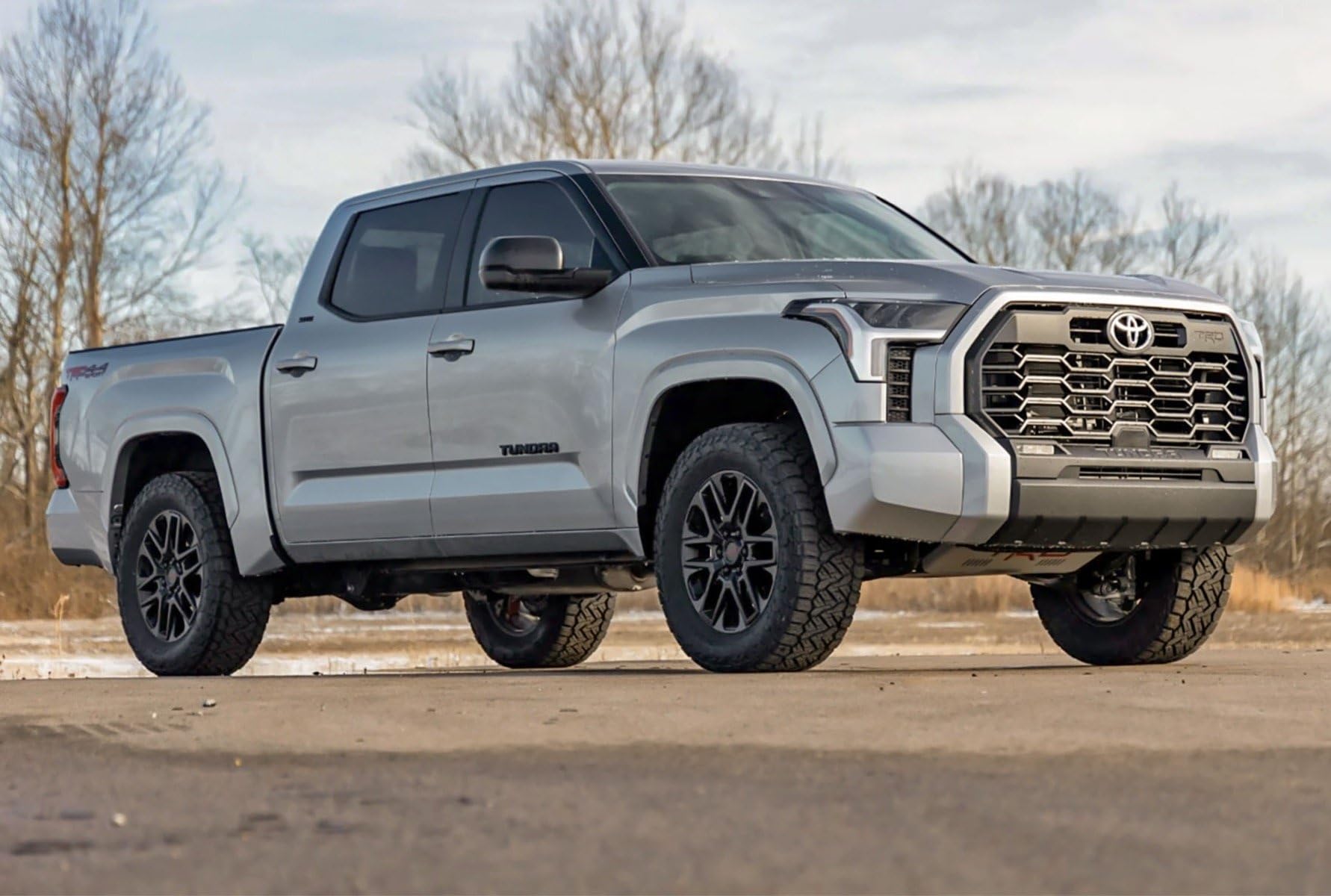 2" Rough Country Leveling N3 Struts for 2022-2024 Toyota Tundra - 501148