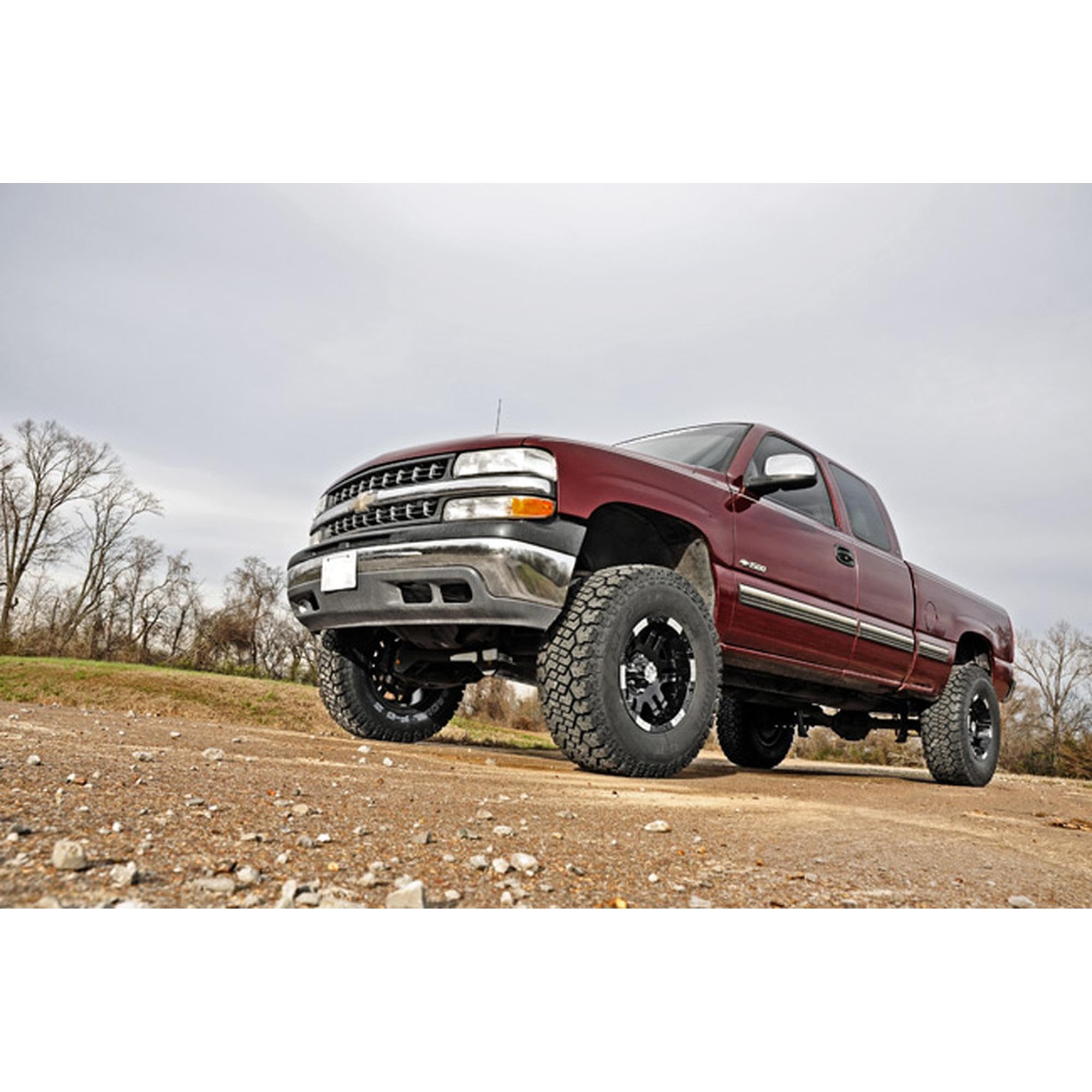 6" Rough Country Lift Kit w/V2 Shocks for 99-06 Chevy/GMC 1500 2WD - 23470