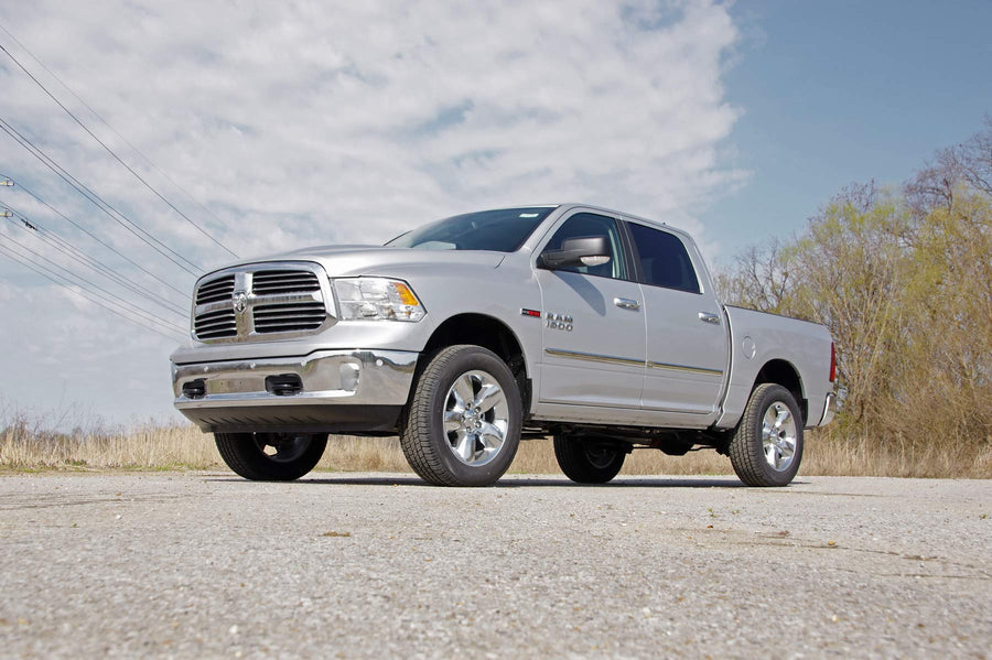 2" Rough Country Lift Kit w/M1 Struts for 2012-2018 Ram 1500 4WD - 35840