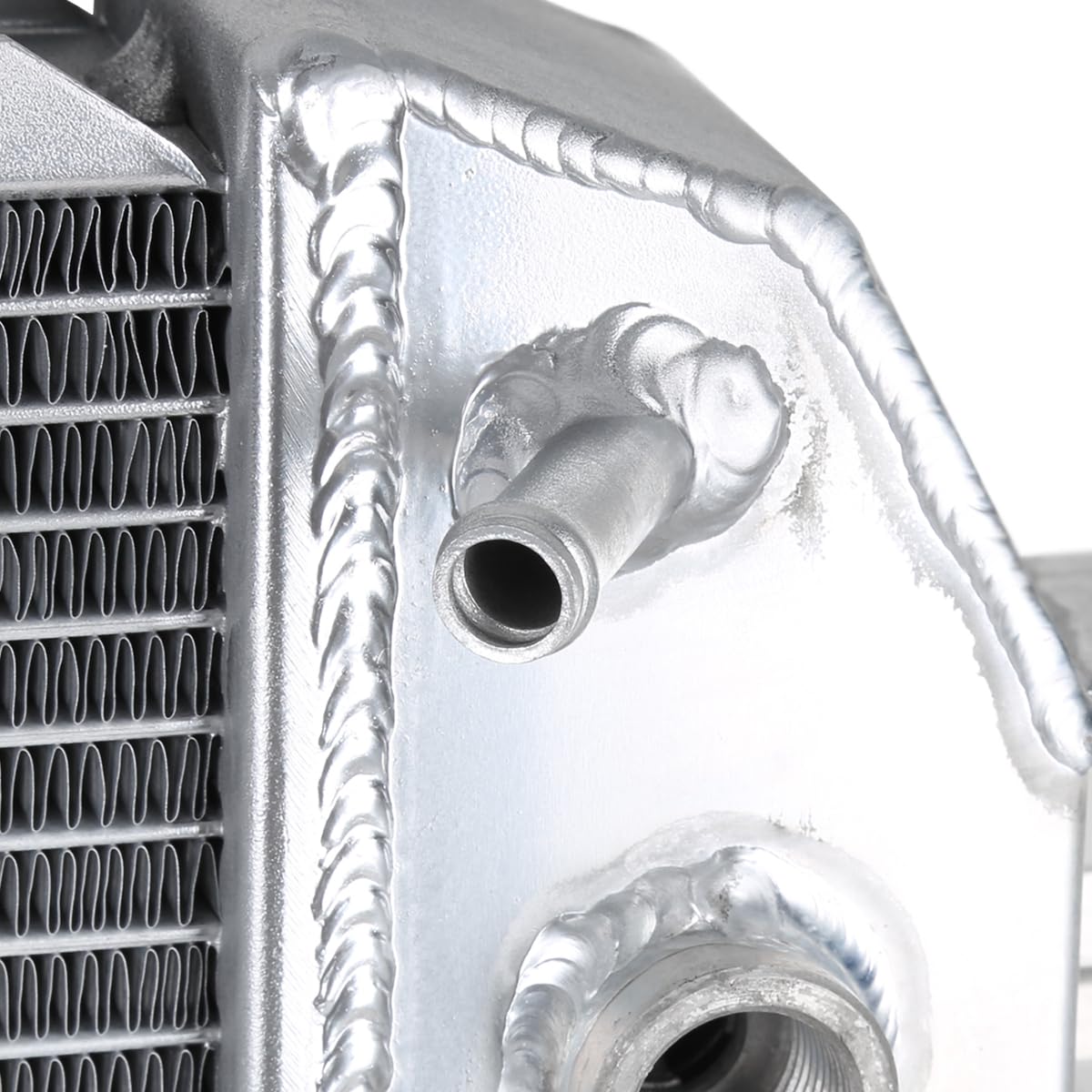 3 Row Aluminum Performance Cooling Radiator SPEC-D TUNING Compatible with 2001-2005 Chevy Silverado Duramax 6.6L