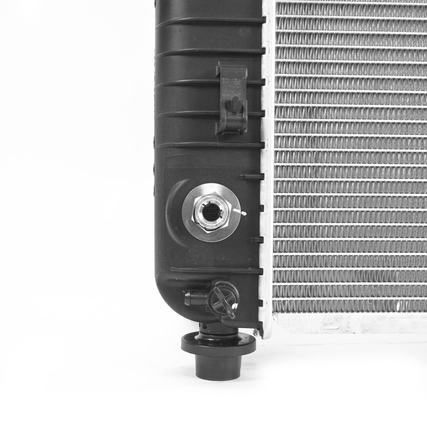 Radiator TYC 2370 Compatible with 1999-2007 Chevrolet Silverado