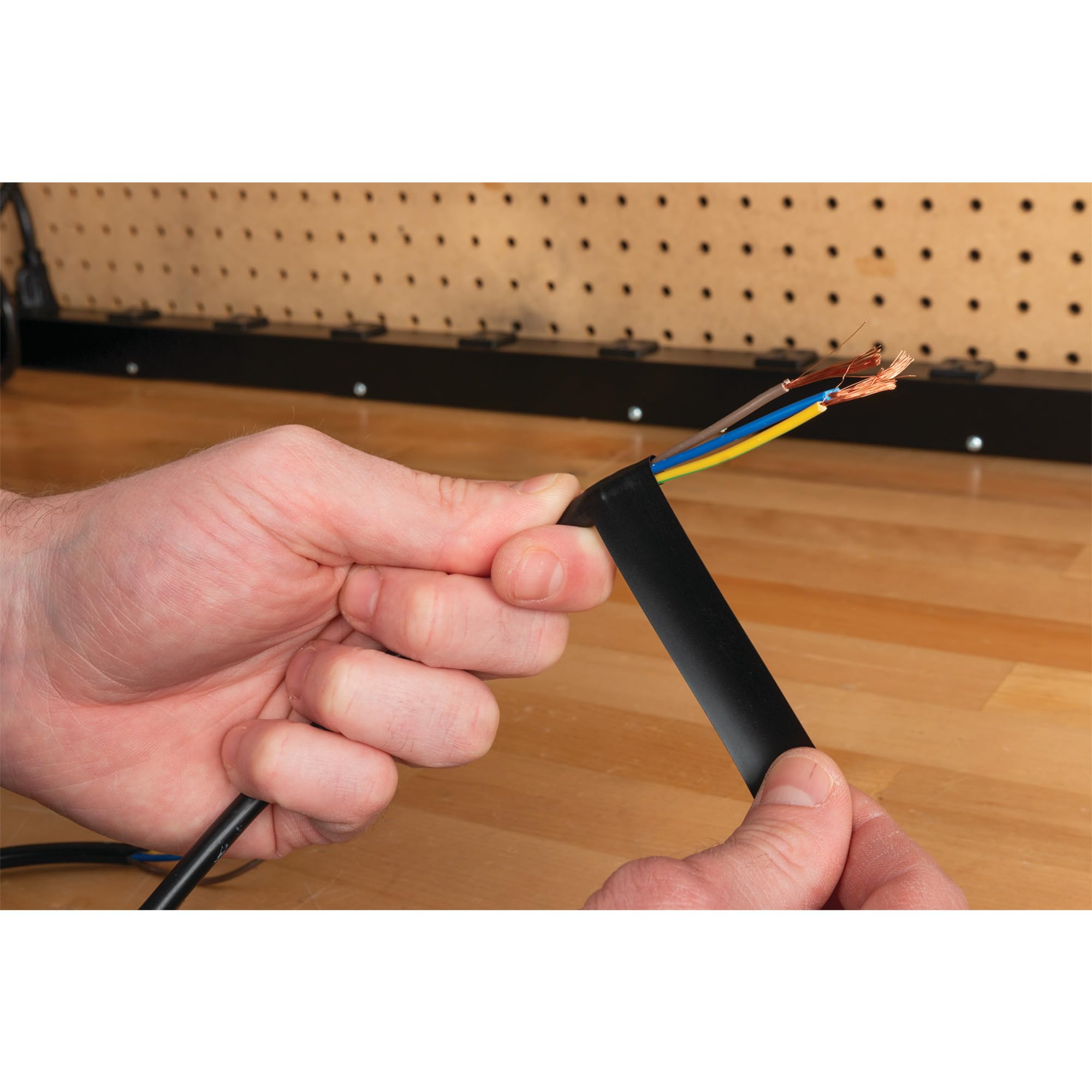 W6085 Performance Tool 3/4-in x 30-ft Black Electrical Tape: General Purpose, Cable Insulation, Wire Bundling, Rubber Resin Adhesive, Flexible, 600V and 176-Degree (F) Tolerance