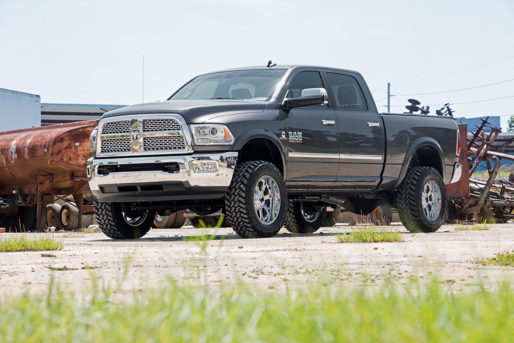 2.5 Inch Rough Country Leveling Kit with M1 Monotube Shocks for Dodge Ram 1500 (1994-2001), 2500 (1994-2013), 3500 (1994-2012) 4WD Models