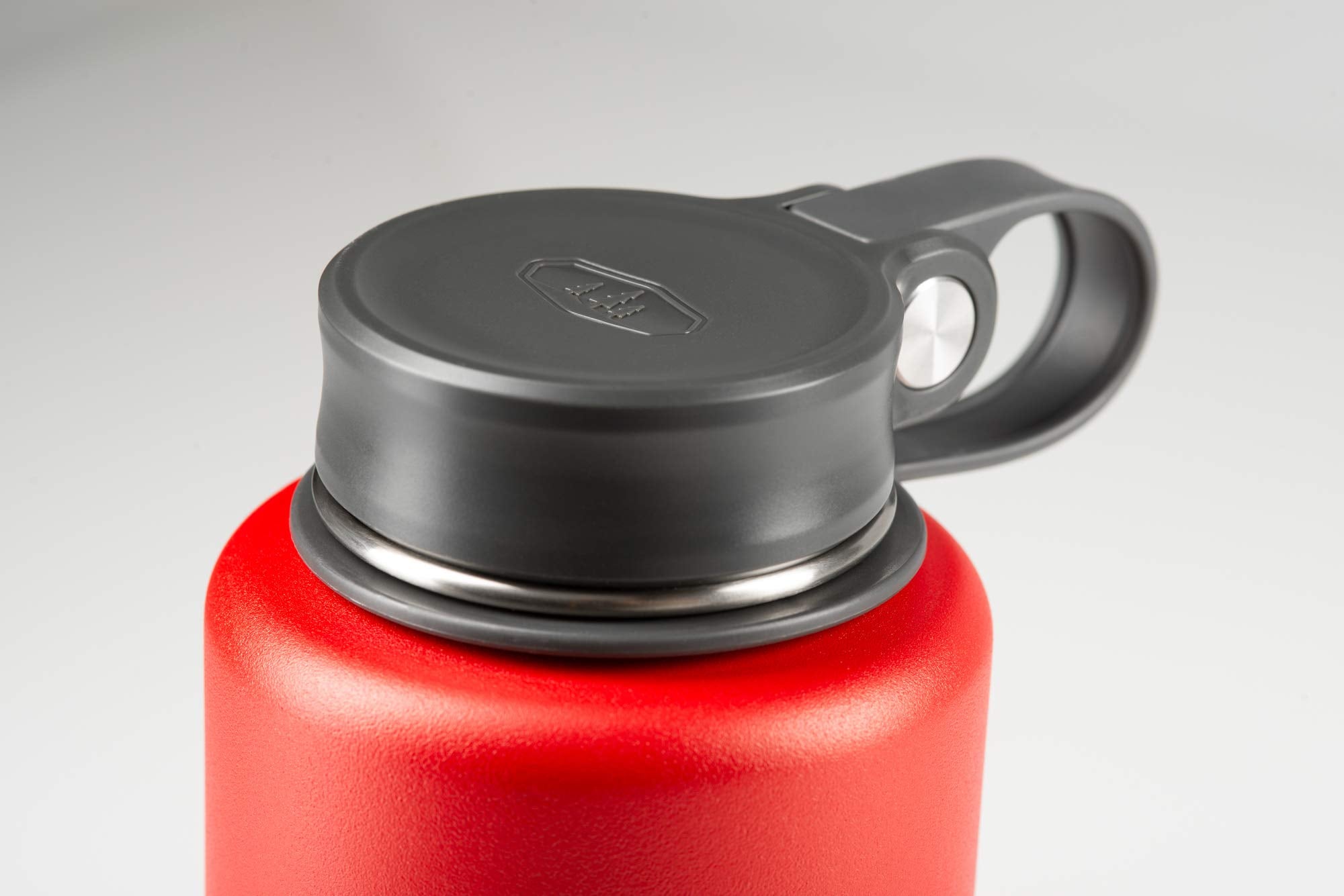 Microlite 1000 Twist GSI Outdoors 33 fl.oz. Vacuum Insulated Stainless Steel Water Bottle, Haute Red